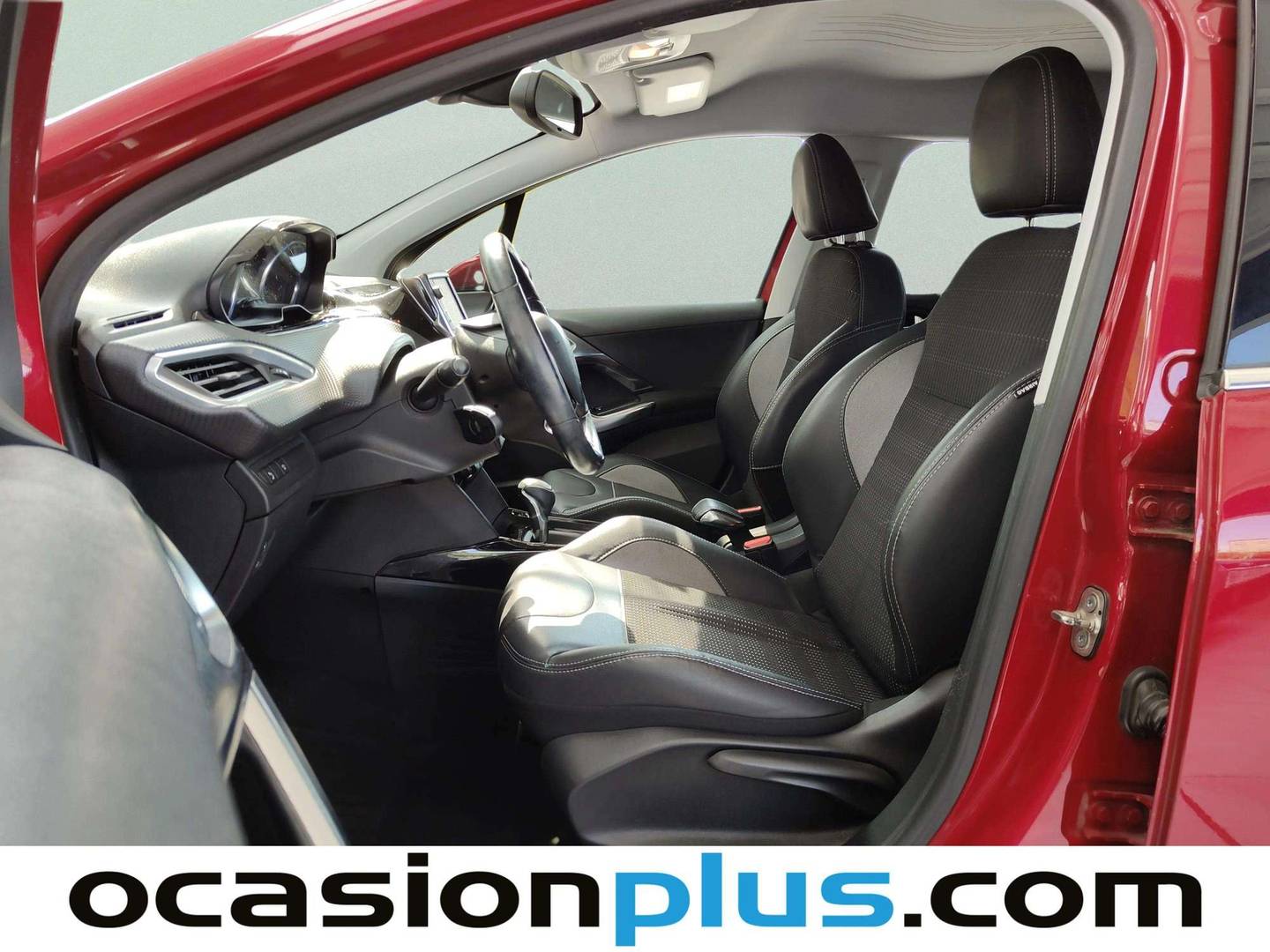 Foto asientos delanteros Peugeot 2008 Peugeot 2008 PureTech 110 Allure EAT6 (110 CV)