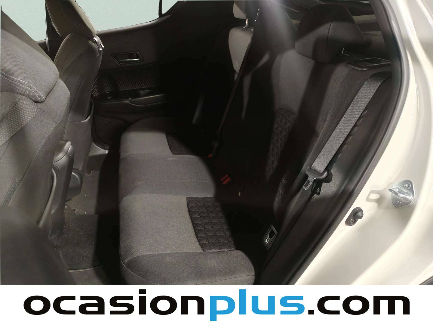 Foto asientos traseros Toyota C-HR Toyota C-HR 1.8 125H Advance (122 CV)