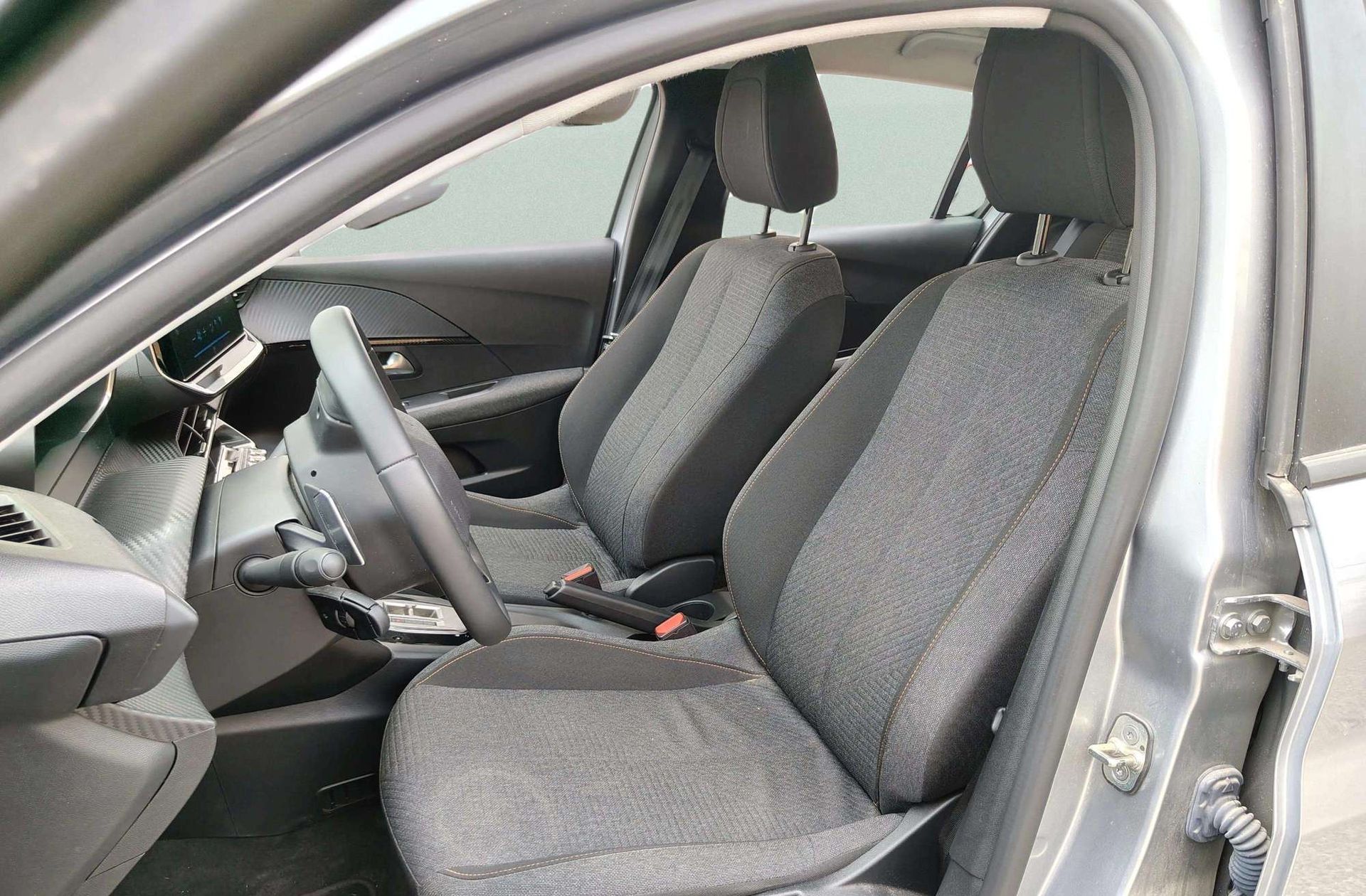 Peugeot 208 Style Hybrid 100 eDCS6 - foto 9
