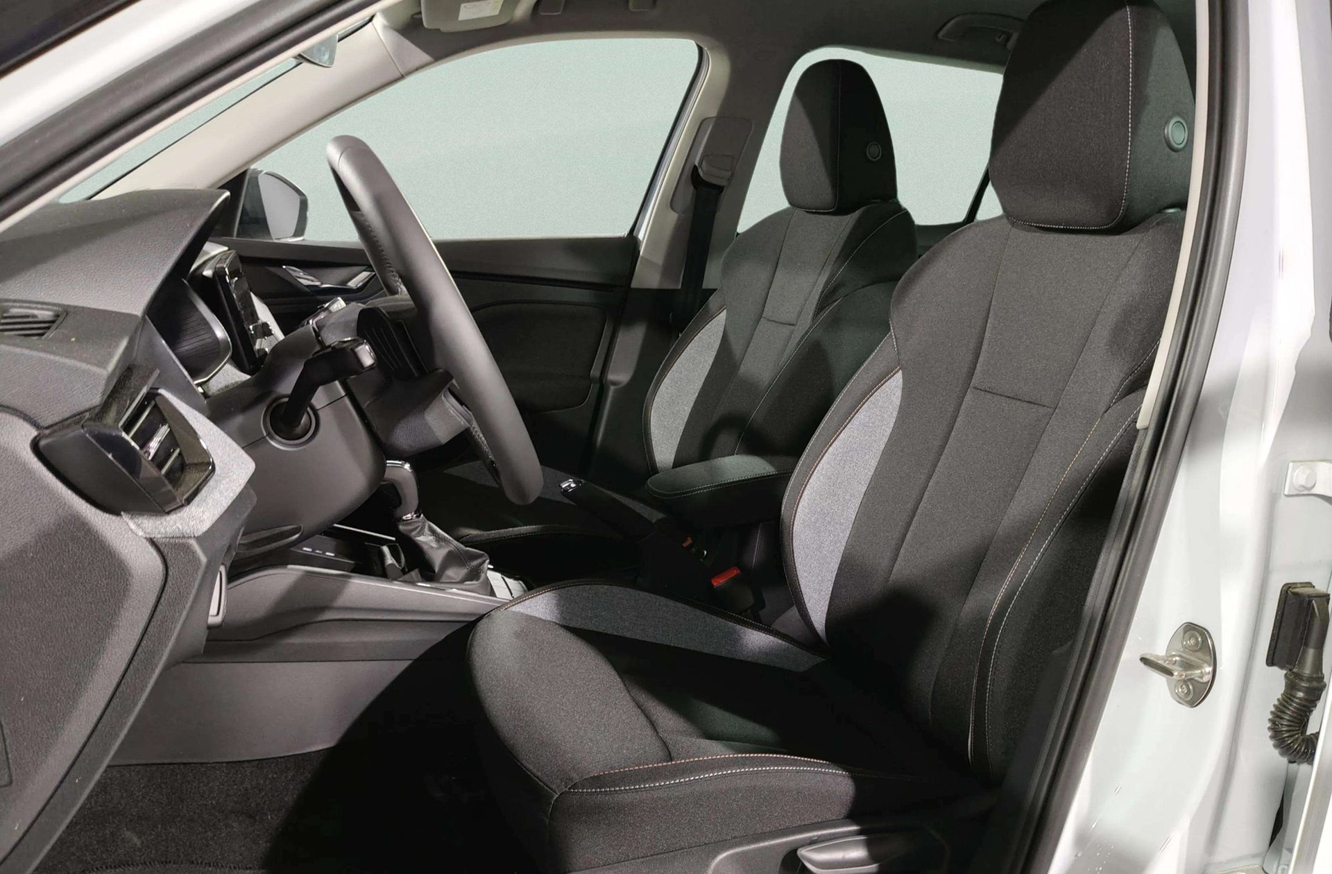 Škoda Kamiq 1.0 TSI Selection DSG - foto 13