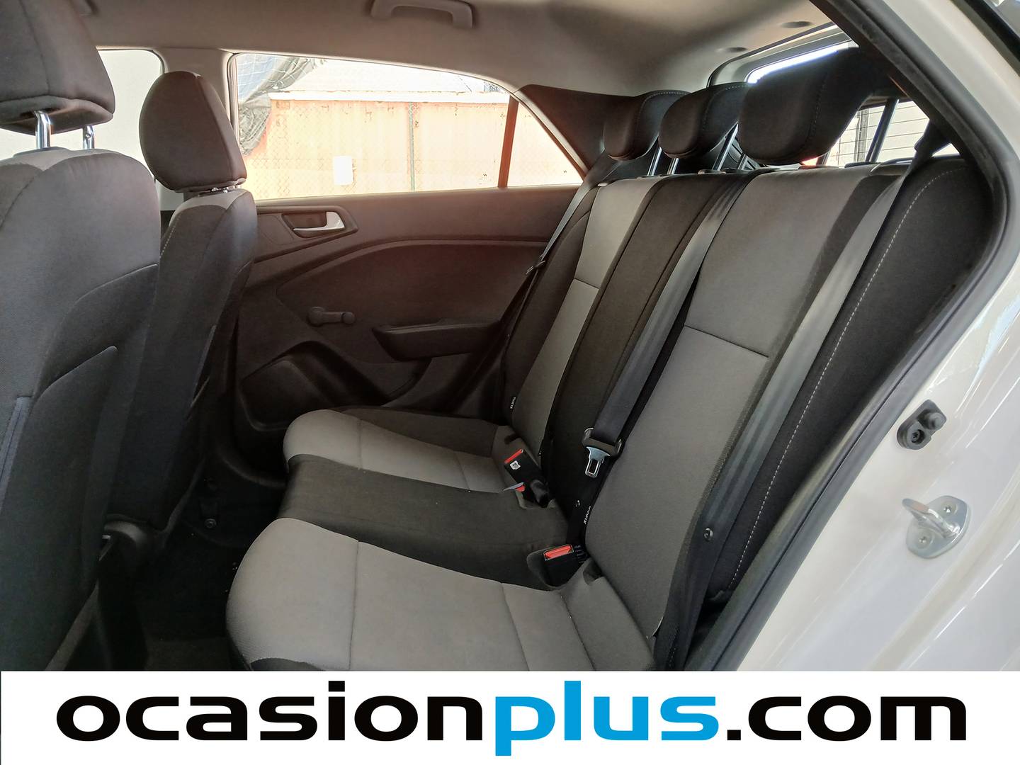 Foto asientos traseros Hyundai i20 Hyundai i20 1.2 MPI Essence LE (75 CV)
