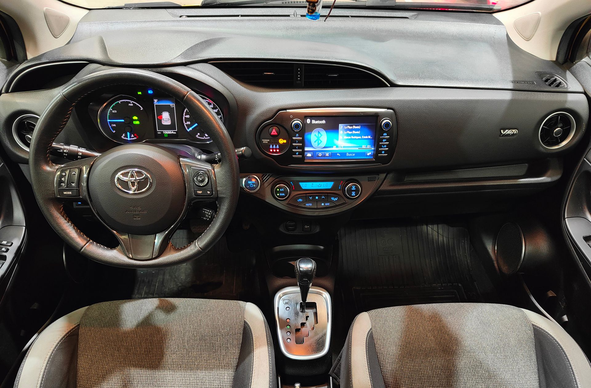 Toyota Yaris 1.5 100H Feel 20 Aniversario - foto 7