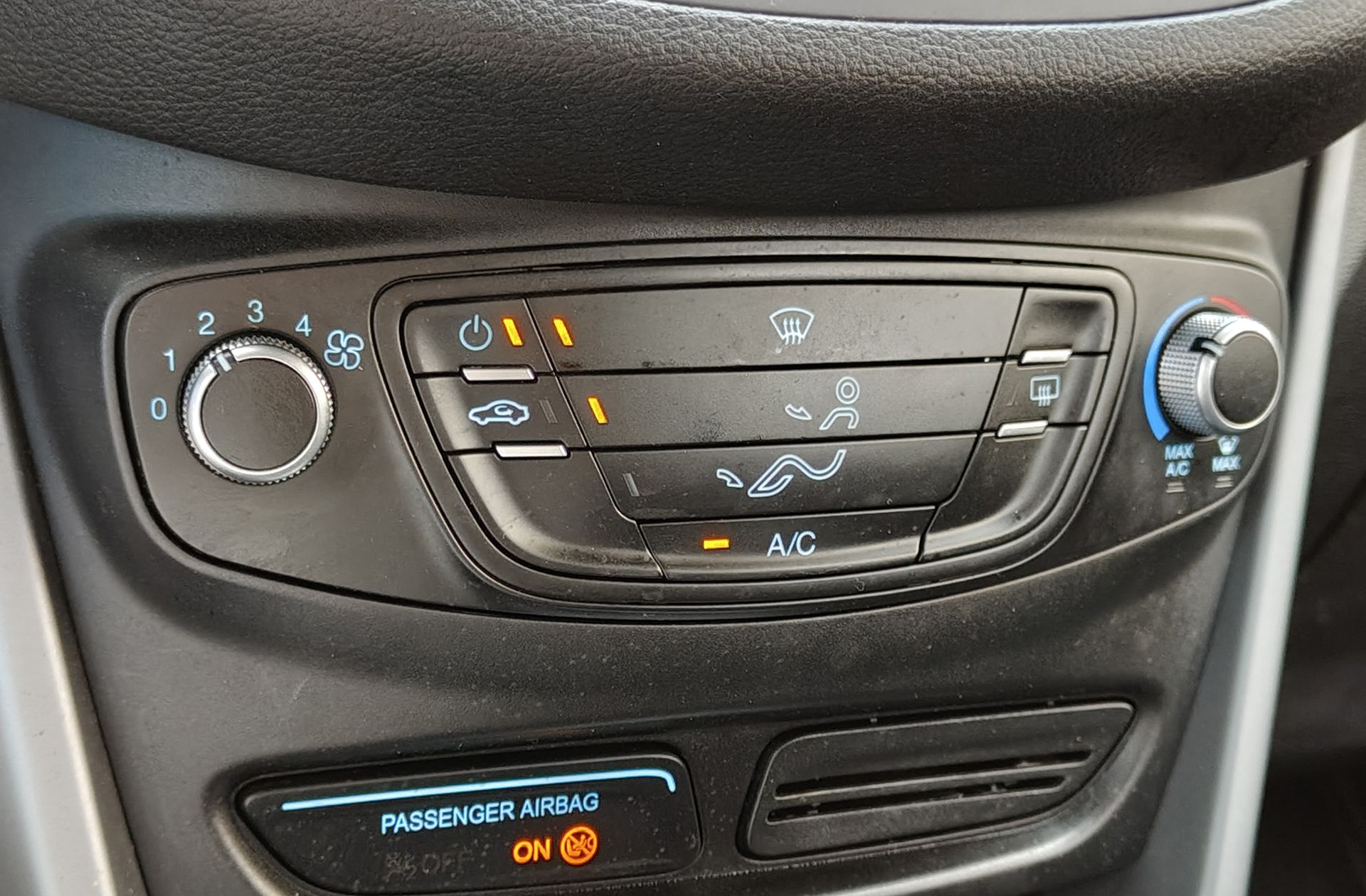 Ford B-Max 1.0 EcoBoost Trend - foto 28