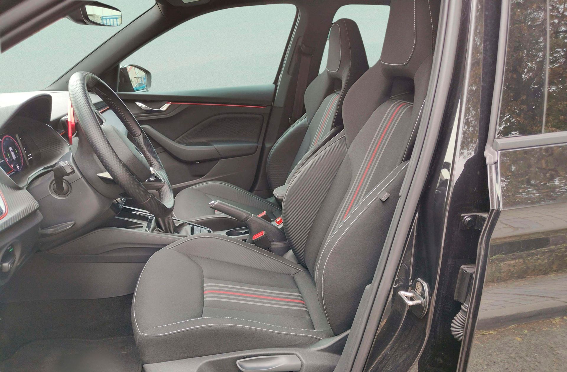 Škoda Kamiq 1.5 TSI Montecarlo DSG - foto 14