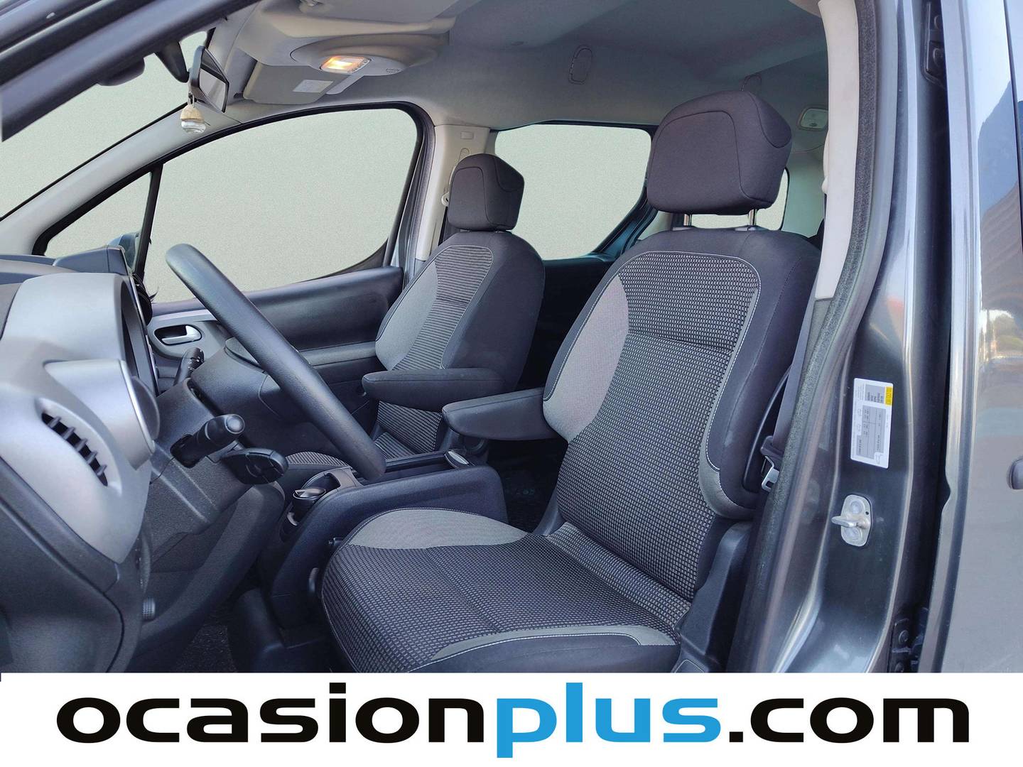 Foto asientos delanteros Peugeot Partner Peugeot Partner Tepee BlueHDi 100 Outdoor (100 CV)