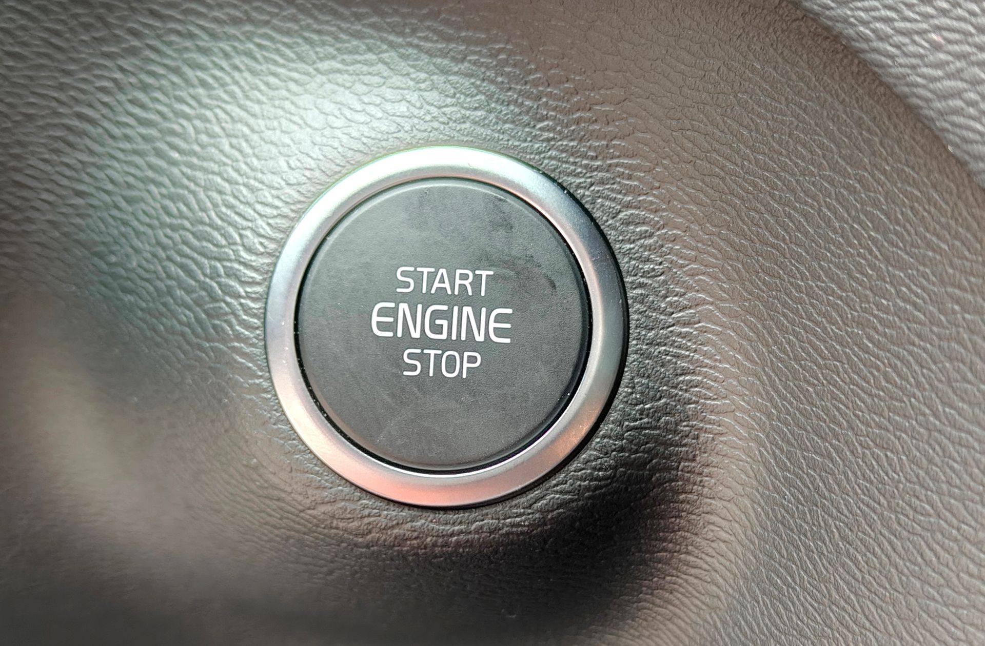 Volvo XC40 B3 Gasolina Mild hybrid Plus Dark - foto 27