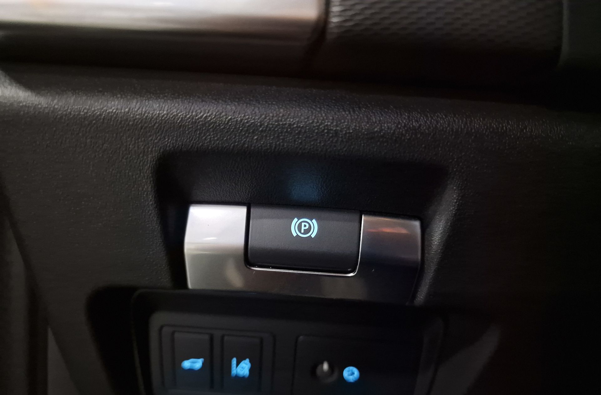 Jaguar E-Pace 2.0D 4WD - foto 24