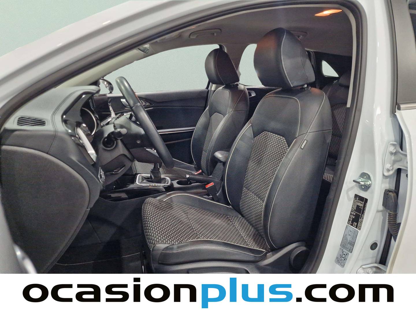 Foto asientos delanteros KIA Ceed Kia Ceed 1.0 T-GDi Tech (120 CV)