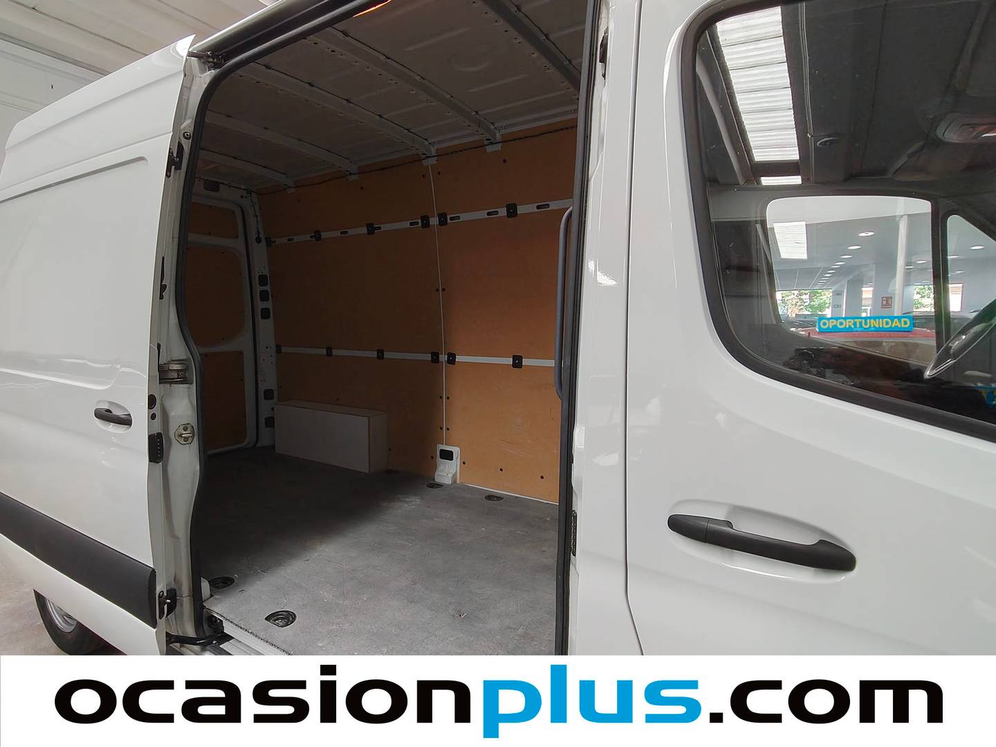 Fotos maletero Mercedes Sprinter Mercedes Sprinter MFurgon 314 CDI Medio 3.5T Techo Alto (143 CV)