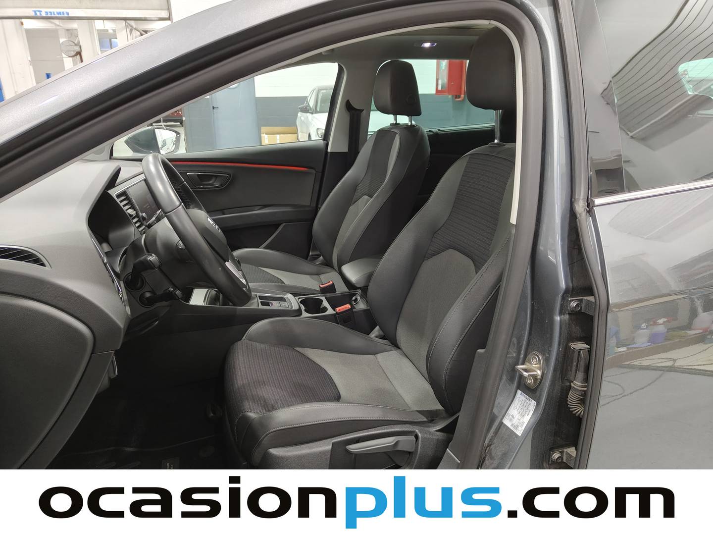 Foto asientos delanteros Seat León SEAT León ST 1.4 TSI ACT S&S Xcellence Advance (150 CV)