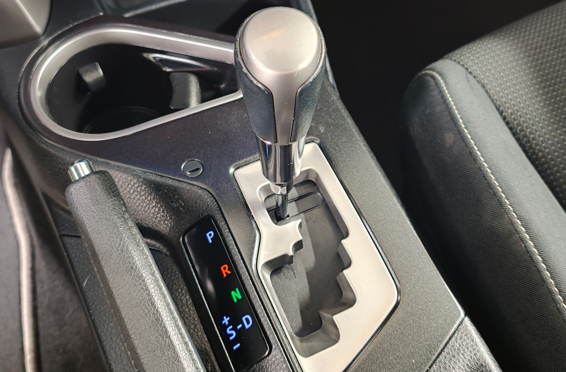 Toyota RAV4 2.5l hybrid Advance Pack Drive 2WD - foto 5