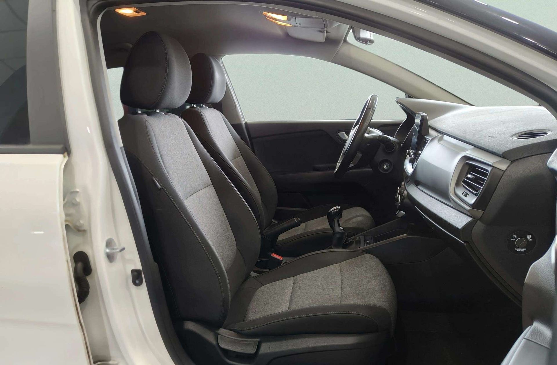 Kia Stonic 1.0 T-GDi MHEV Drive iMT - foto 16