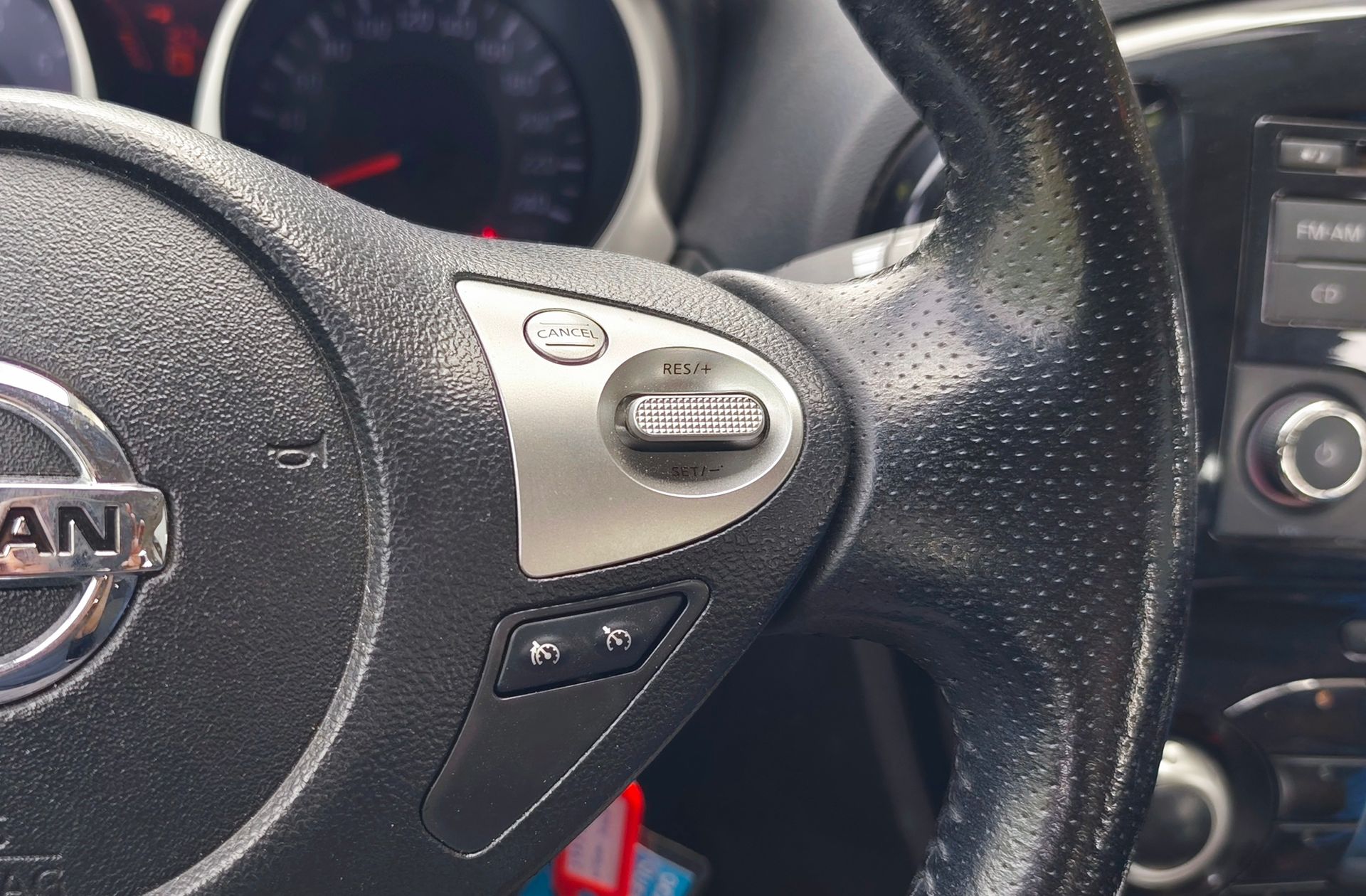 Nissan Juke 1.6 Acenta CVT 4x2 - foto 21