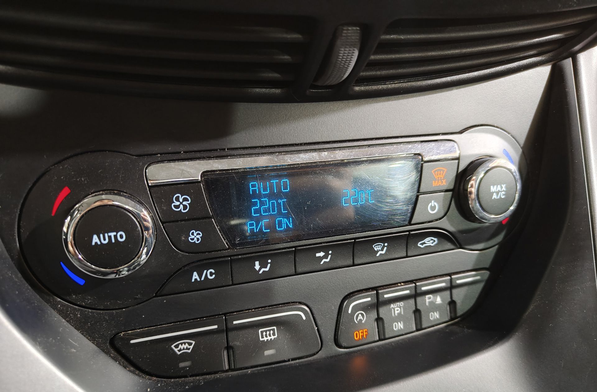 Ford C-Max 1.0 EcoBoost Trend - foto 26