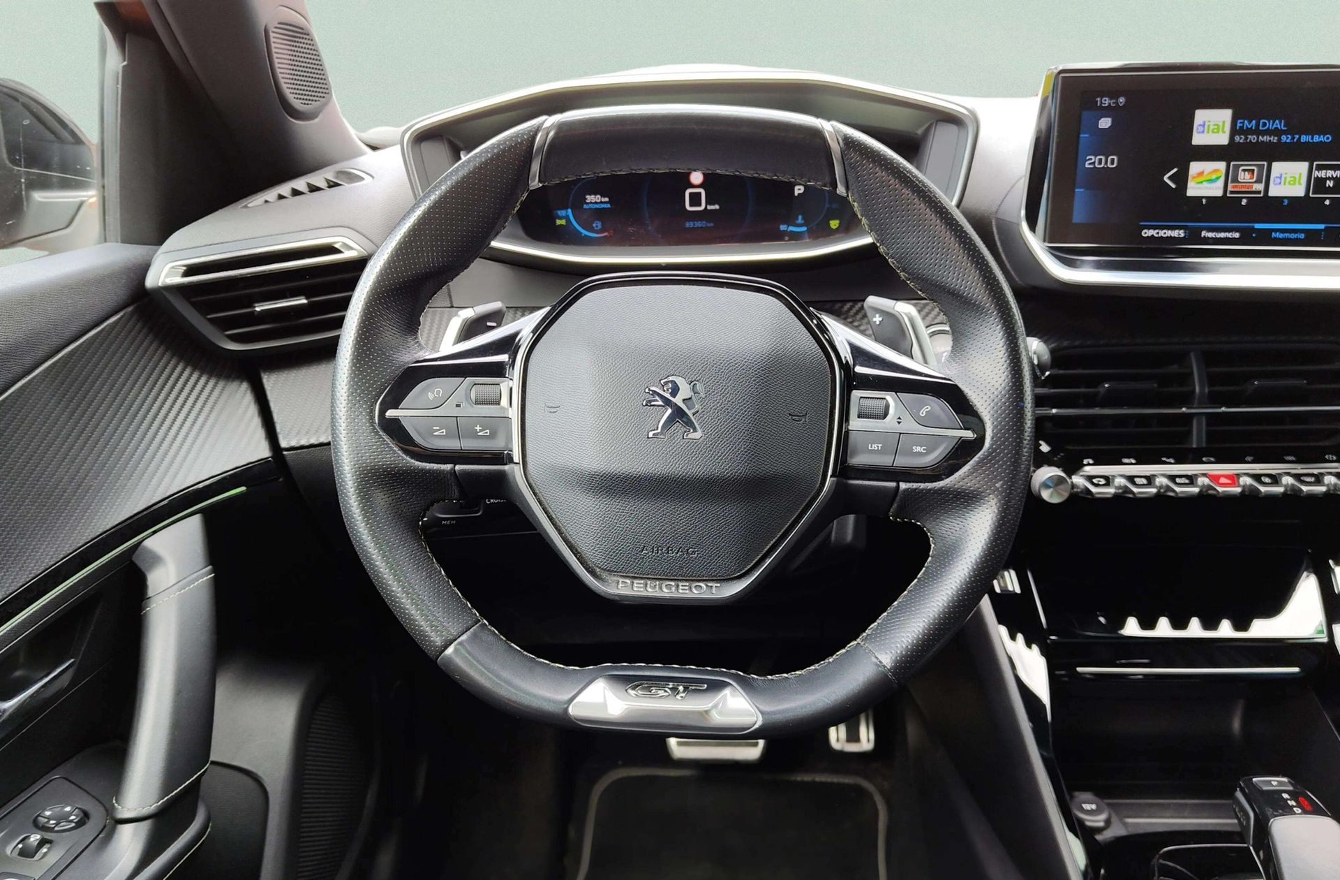 Peugeot 2008 PureTech 130 GT Line EAT8 - foto 32
