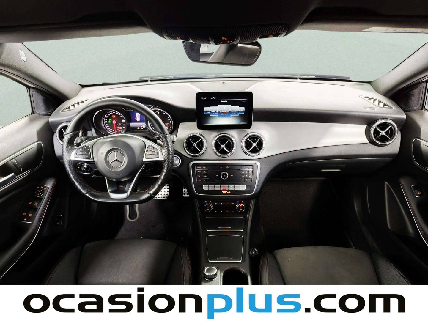 Foto Mercedes GLA Mercedes-Benz GLA GLA 200 Pack AMG (156 CV)