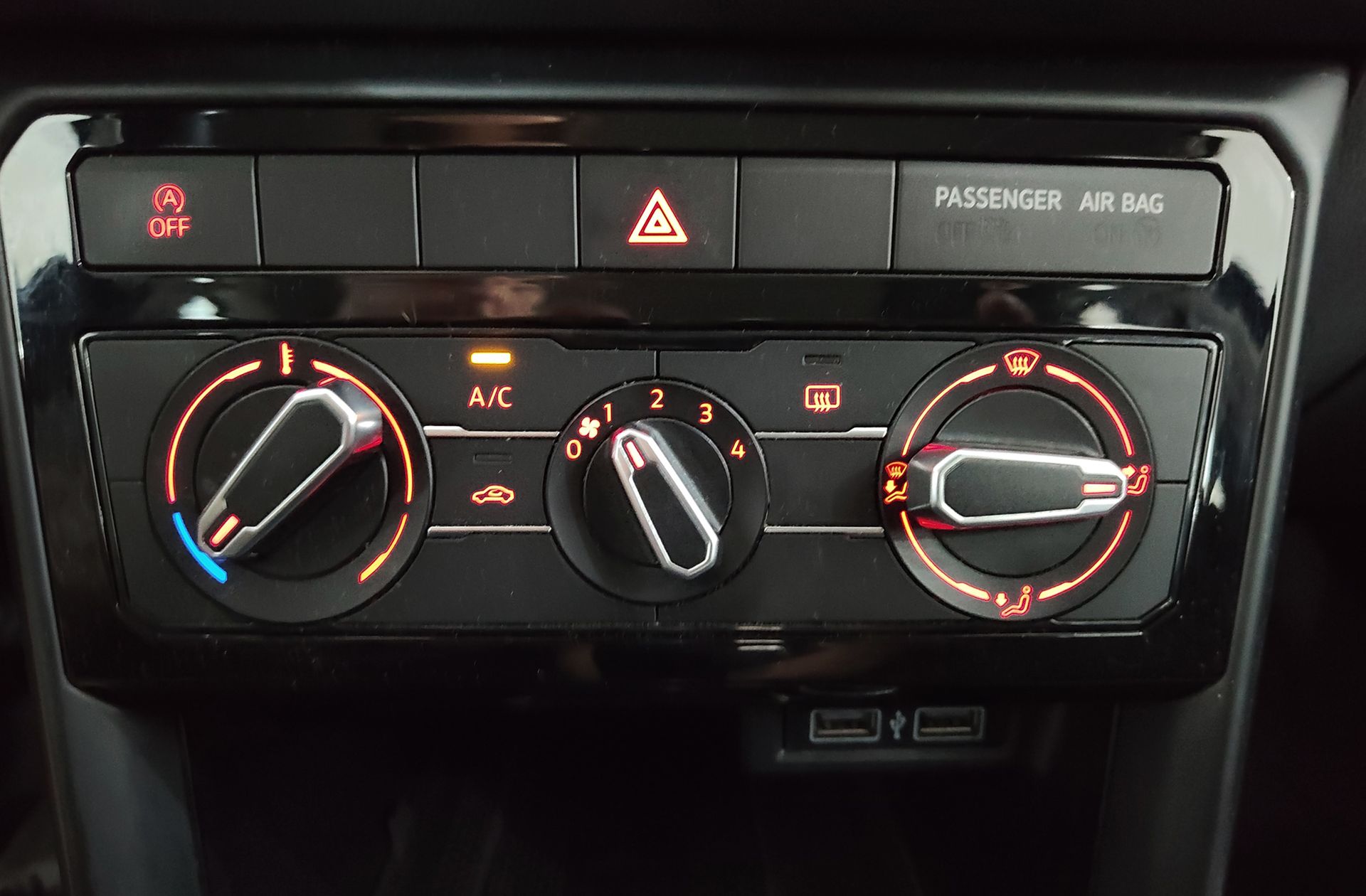 Volkswagen T-Cross Advance 1.0 TSI - foto 30