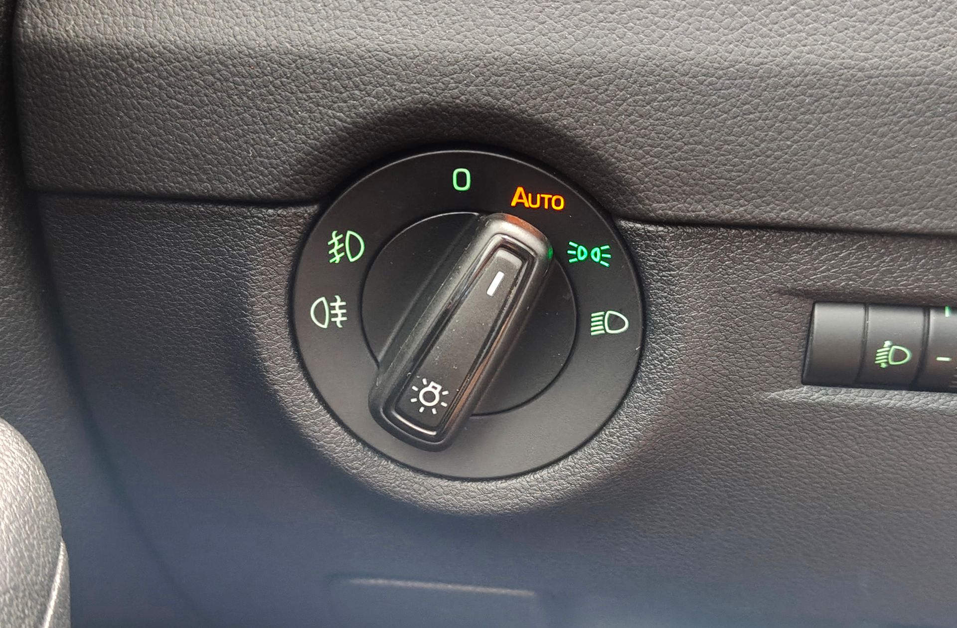 Škoda Octavia 1.6 TDI CR Ambition - foto 21