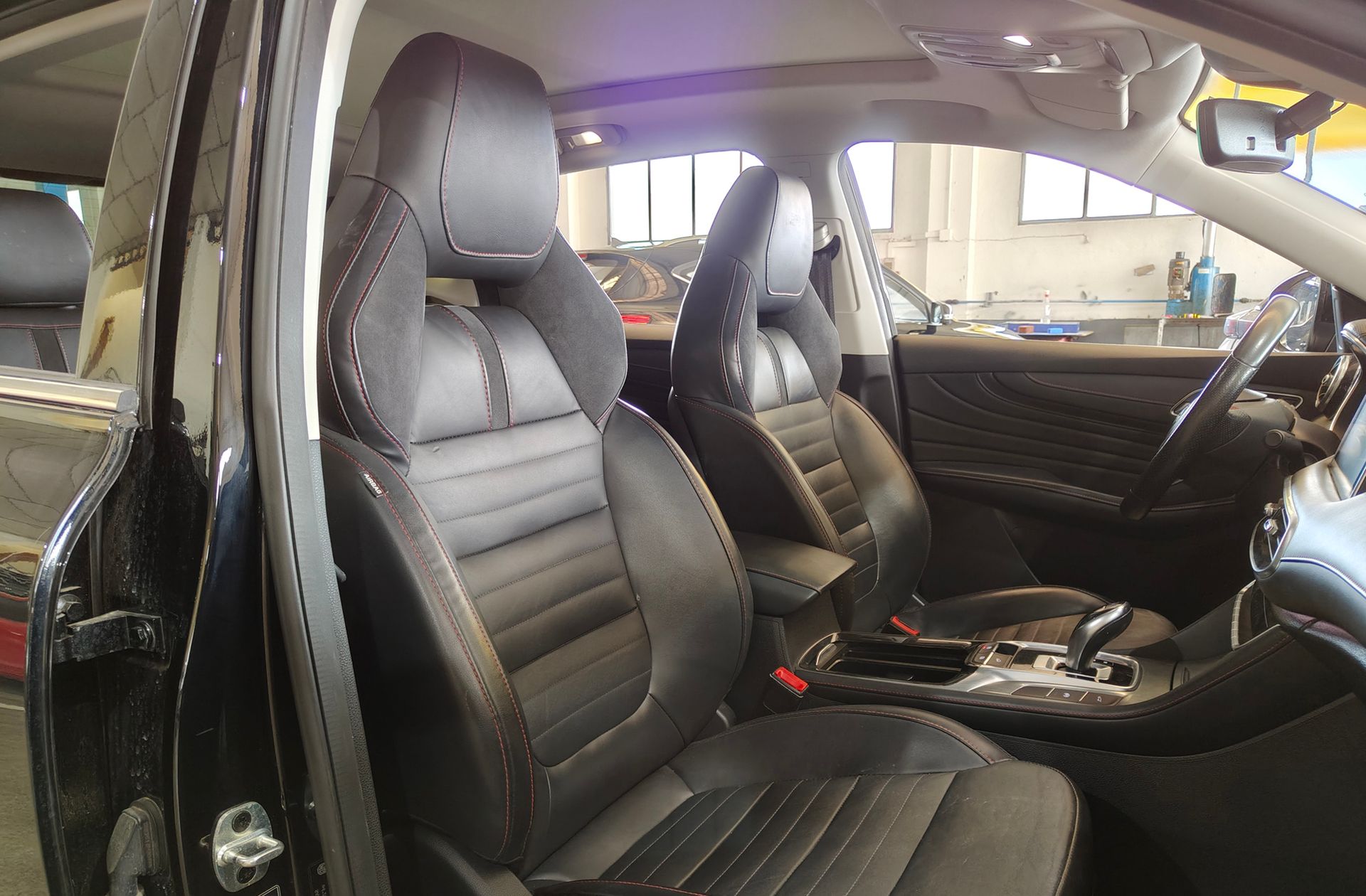 MG HS 1.5 Turbo GDI Luxury DCT - foto 21