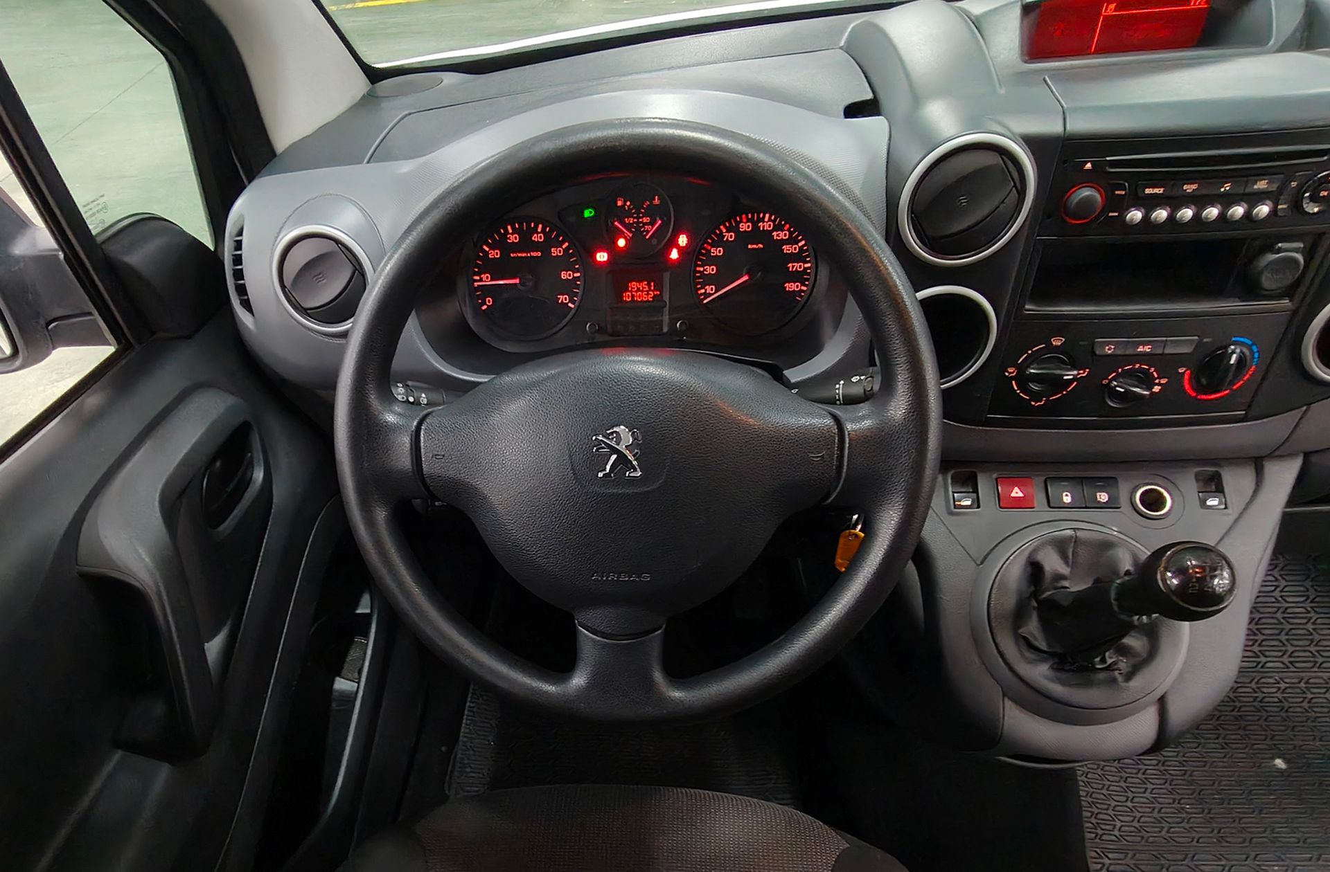 Peugeot Partner Furgon 1.6 BlueHDi Confort L1 - foto 16