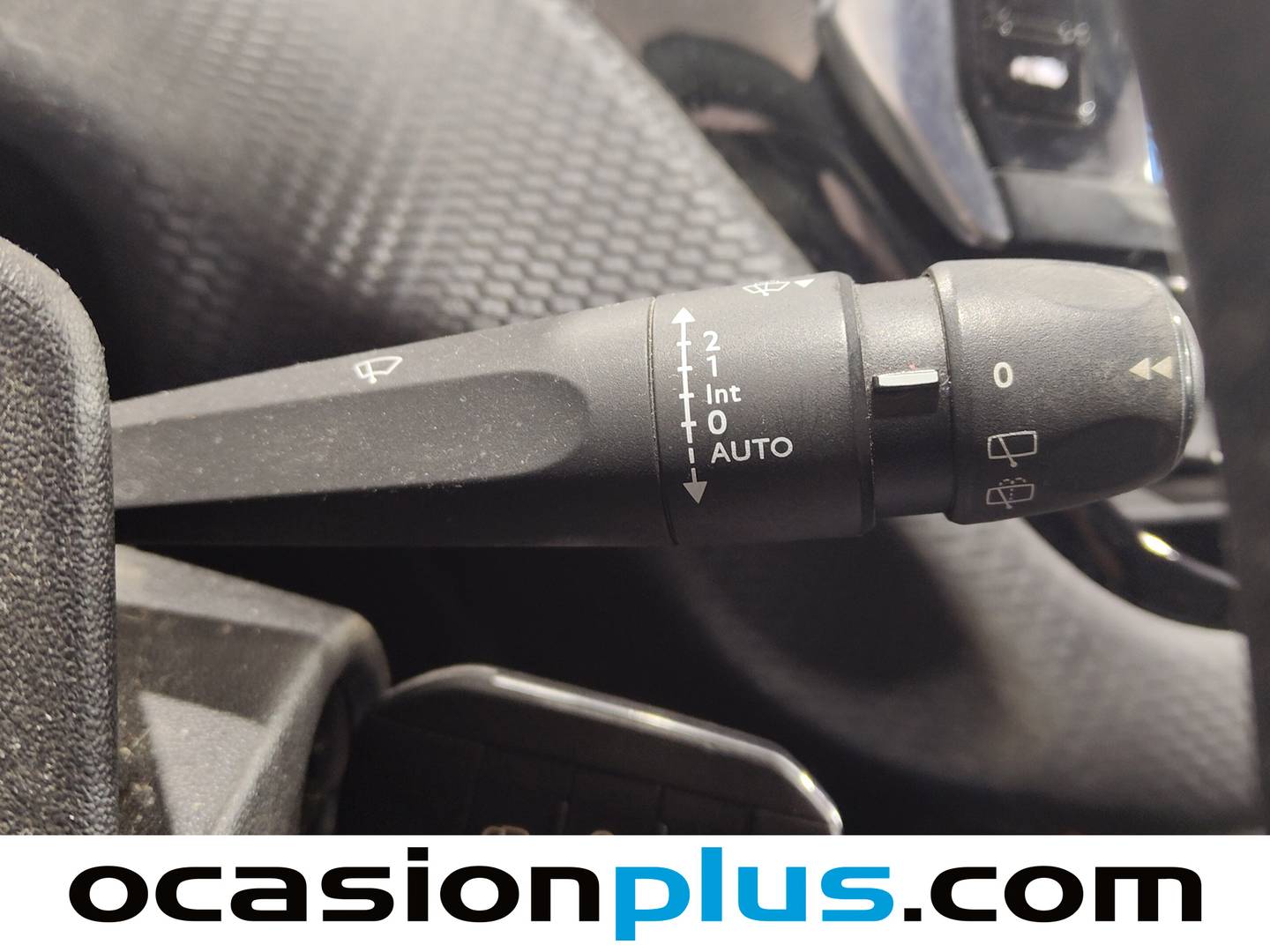 Acabados Peugeot 208 Peugeot 208 BlueHDi 100 S&S Signature (99 CV)