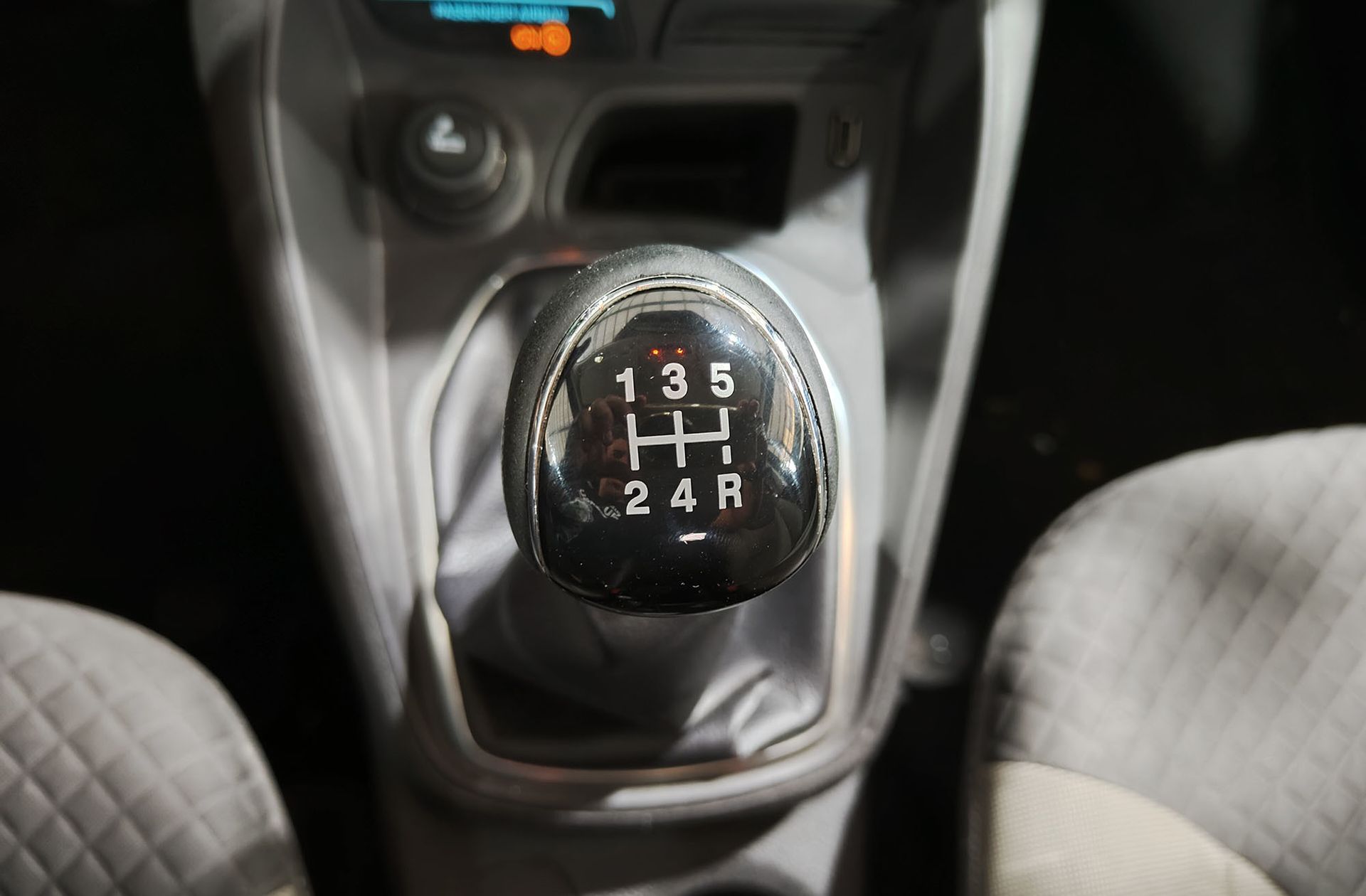 Ford Tourneo Courier 1.0 EcoBoost Titanium - foto 5