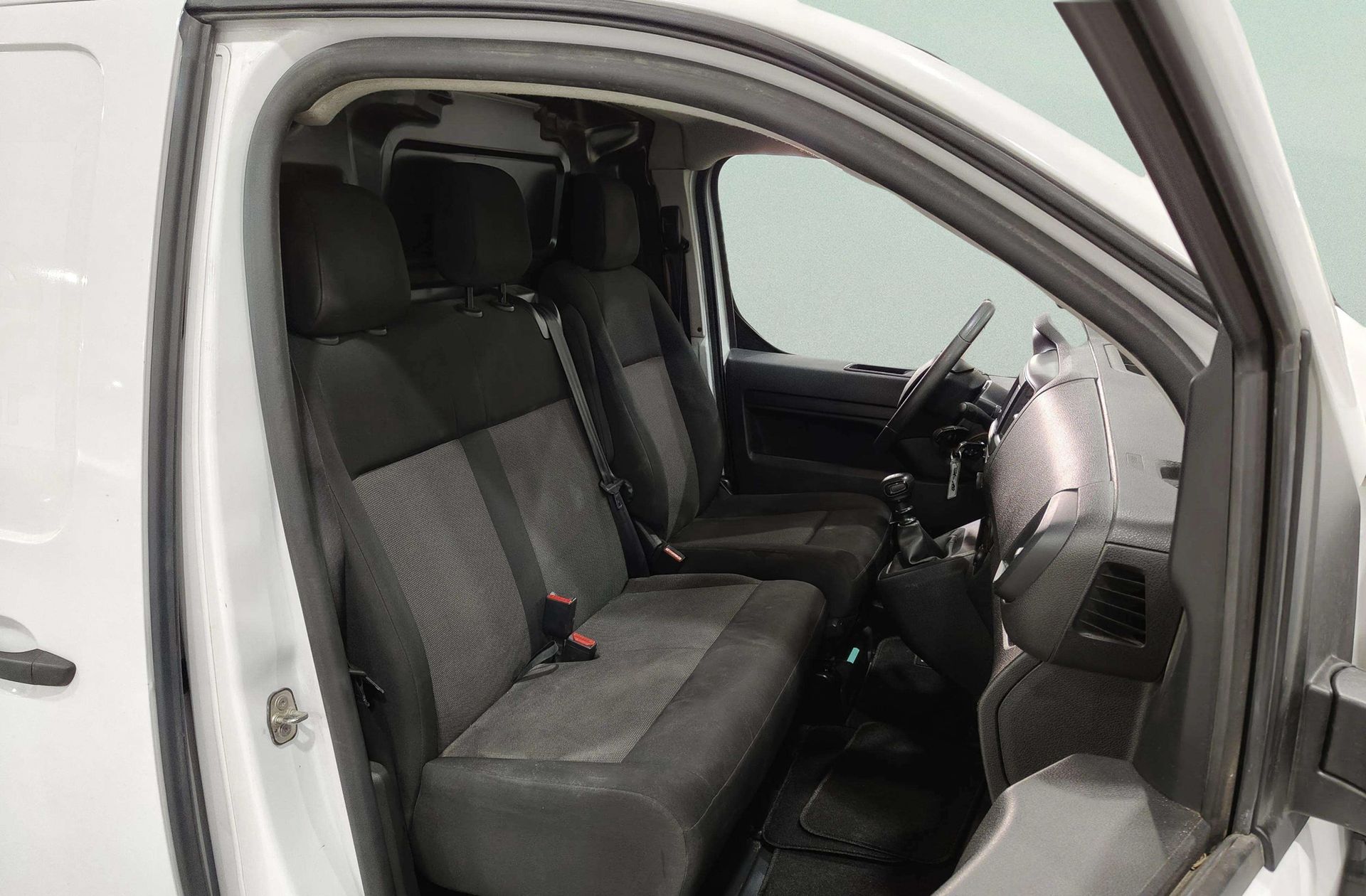 Fiat Scudo Furgon 1.5 BlueHDi L2 3 plazas - foto 15