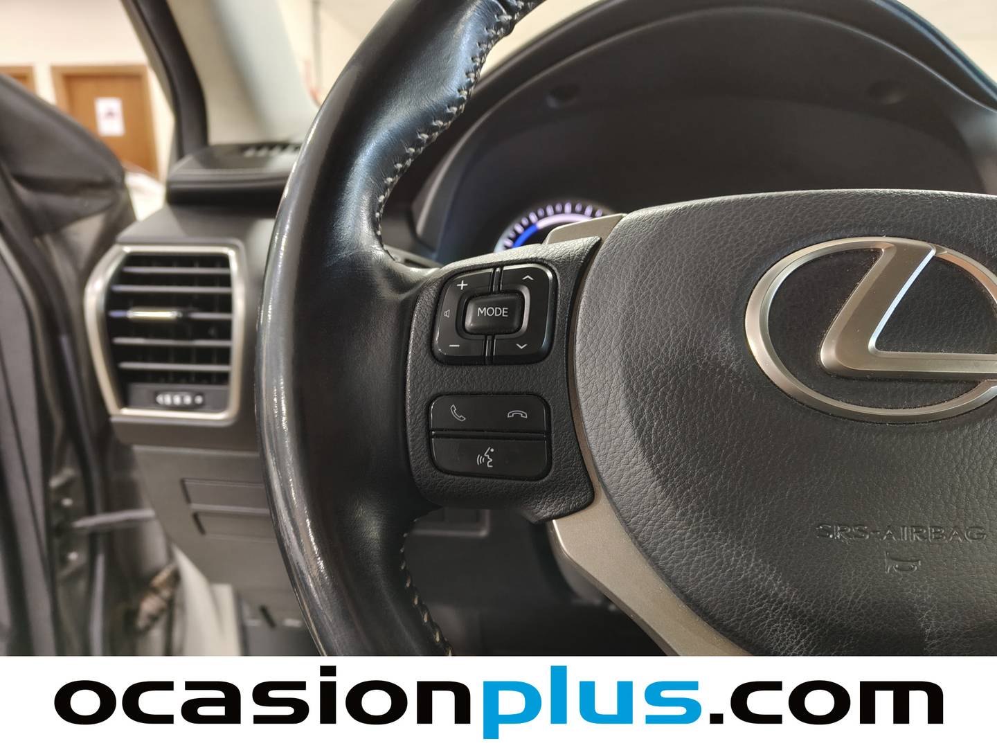 Foto Lexus NX Lexus NX 300h Business Navigation 2WD (197 CV)