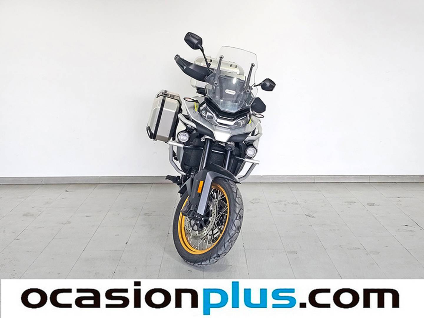 Foto CFMOTO 800MT CFMOTO 800MT TOURING (91 CV)