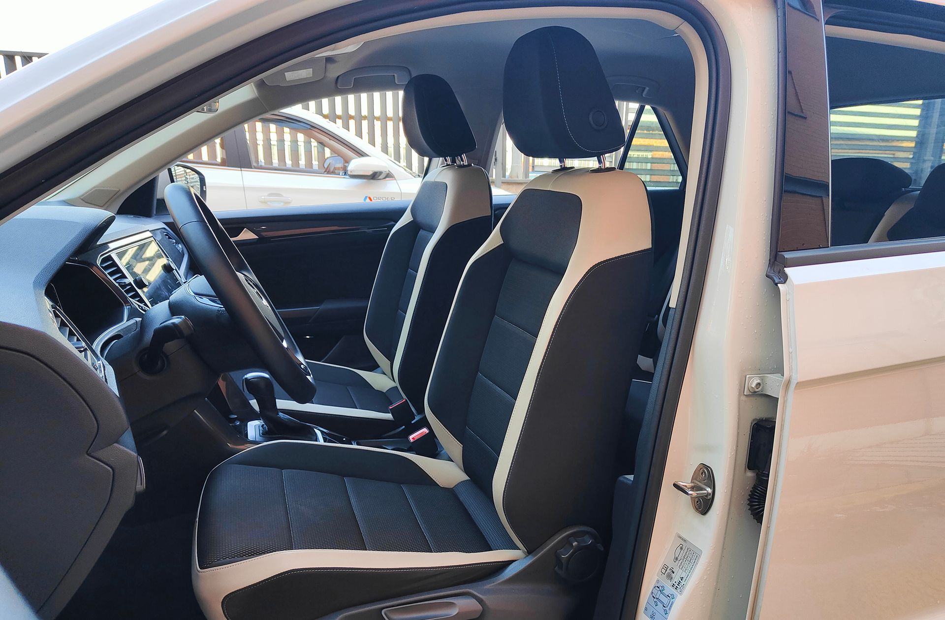 Volkswagen T-Roc Sport 2.0 TDI DSG - foto 10