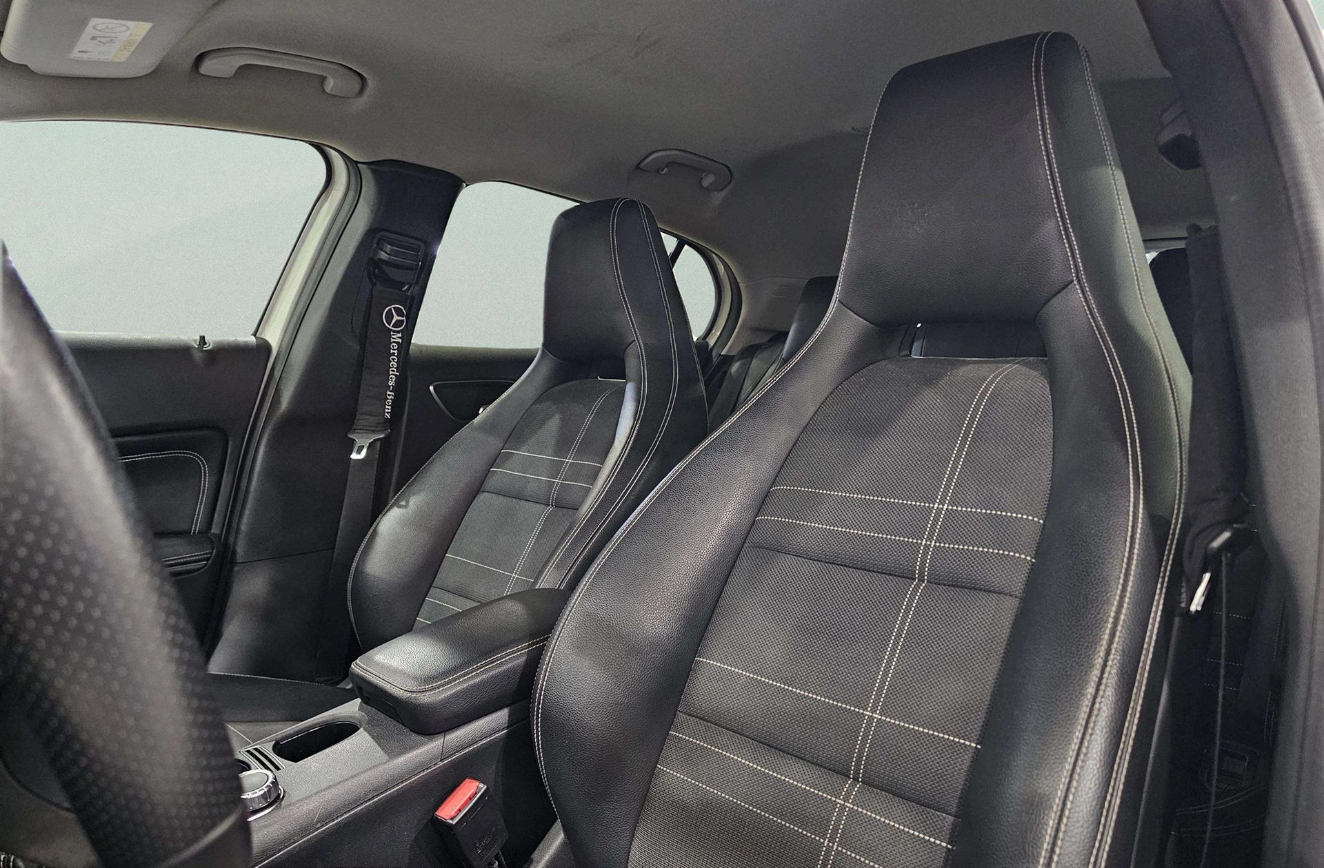 Mercedes-Benz GLA 200 d Urban - foto 7