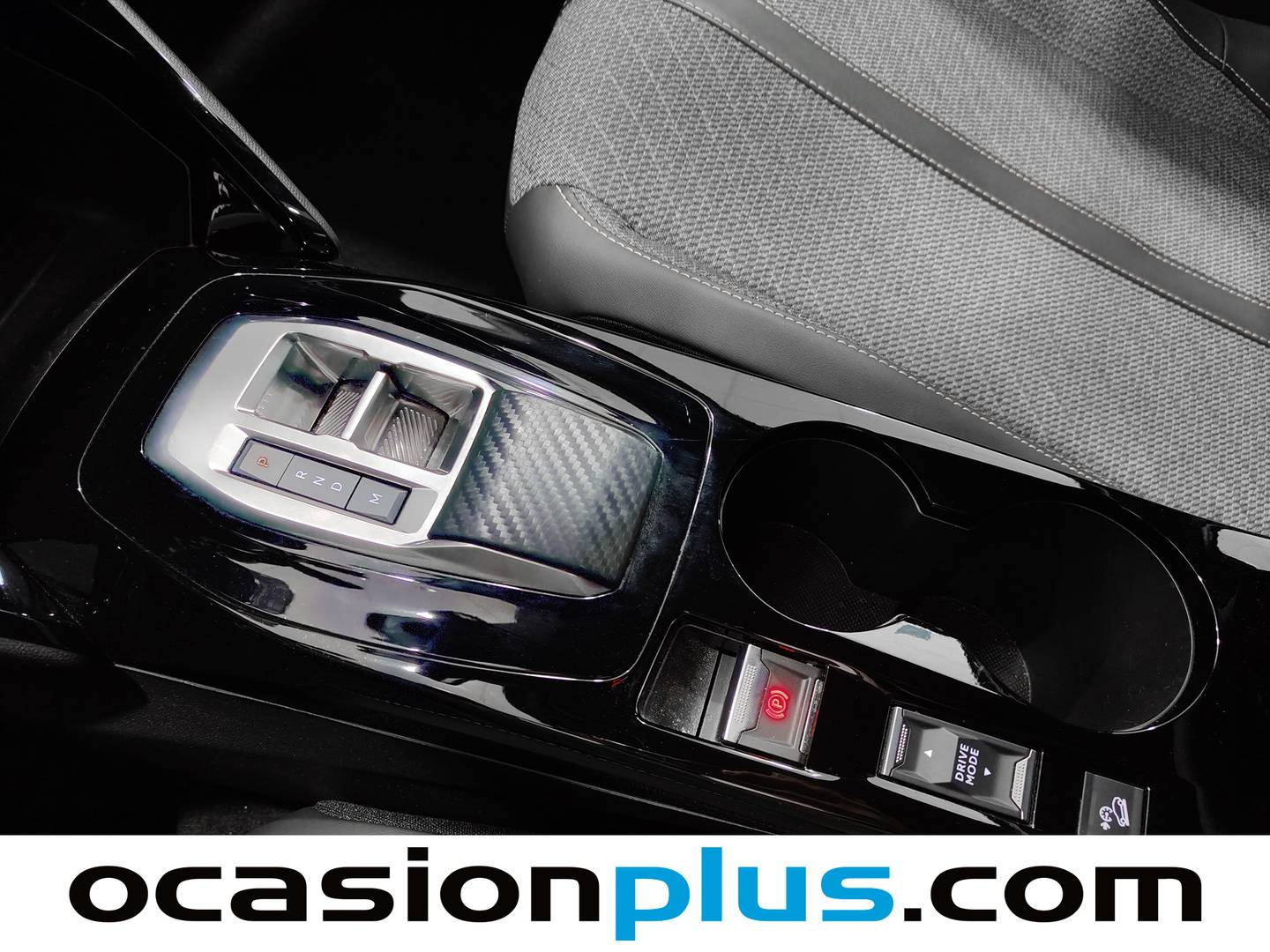 Foto Peugeot 2008 Peugeot 2008 Allure Hybrid eDCS6 (136 CV)