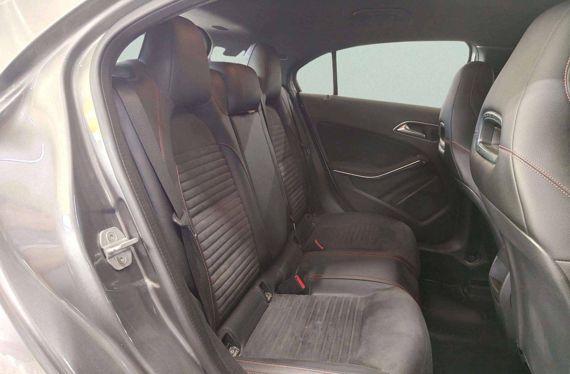 Mercedes-Benz Clase A 200 d Pack AMG - foto 16