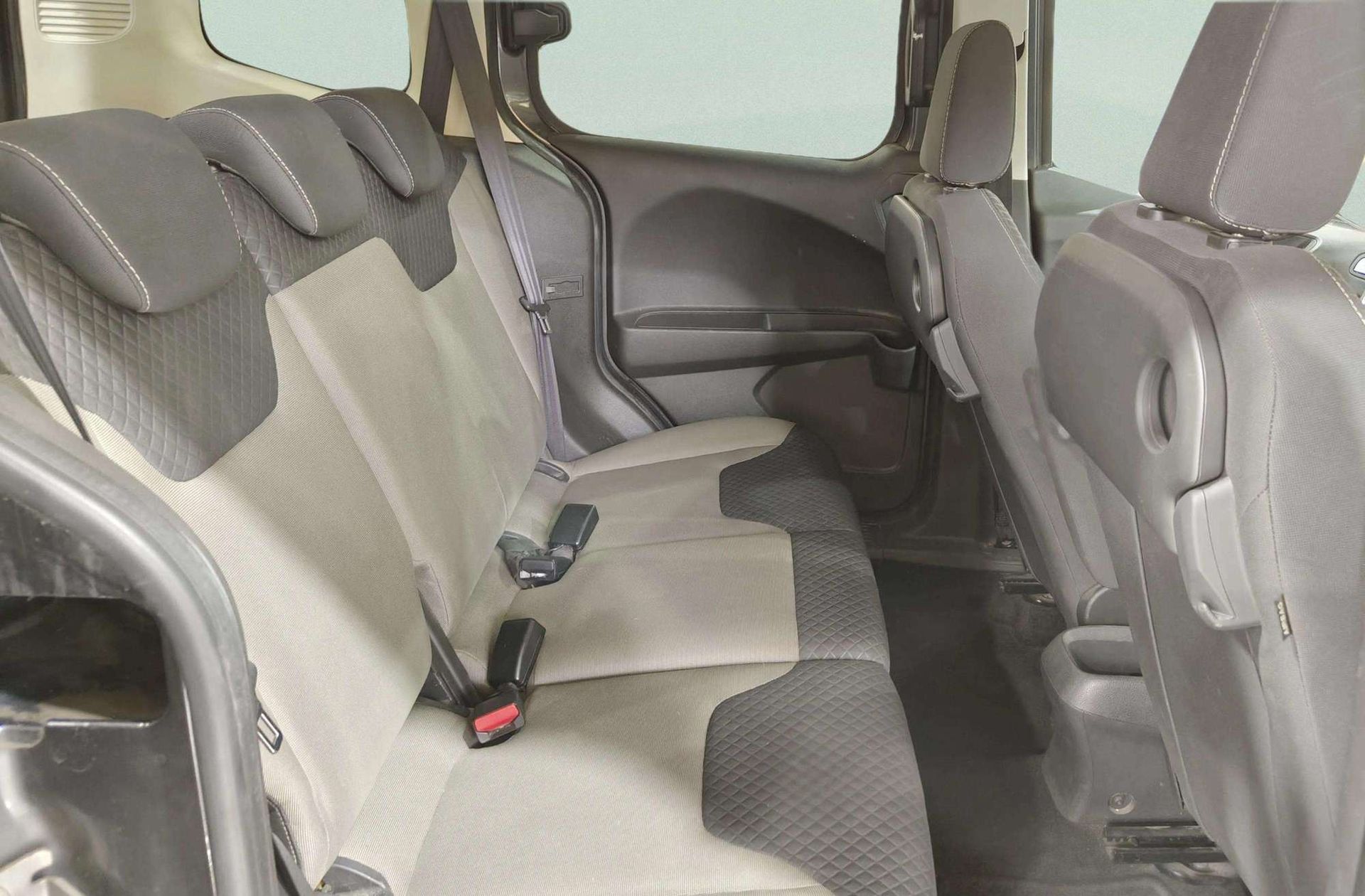Ford Tourneo Courier 1.0 EcoBoost Titanium - foto 14