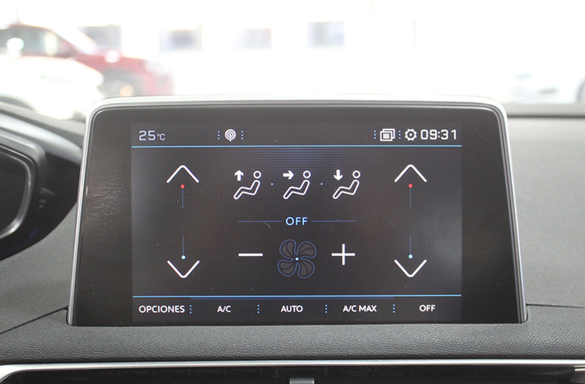 Peugeot 3008 BlueHDi 130 Allure - foto 30