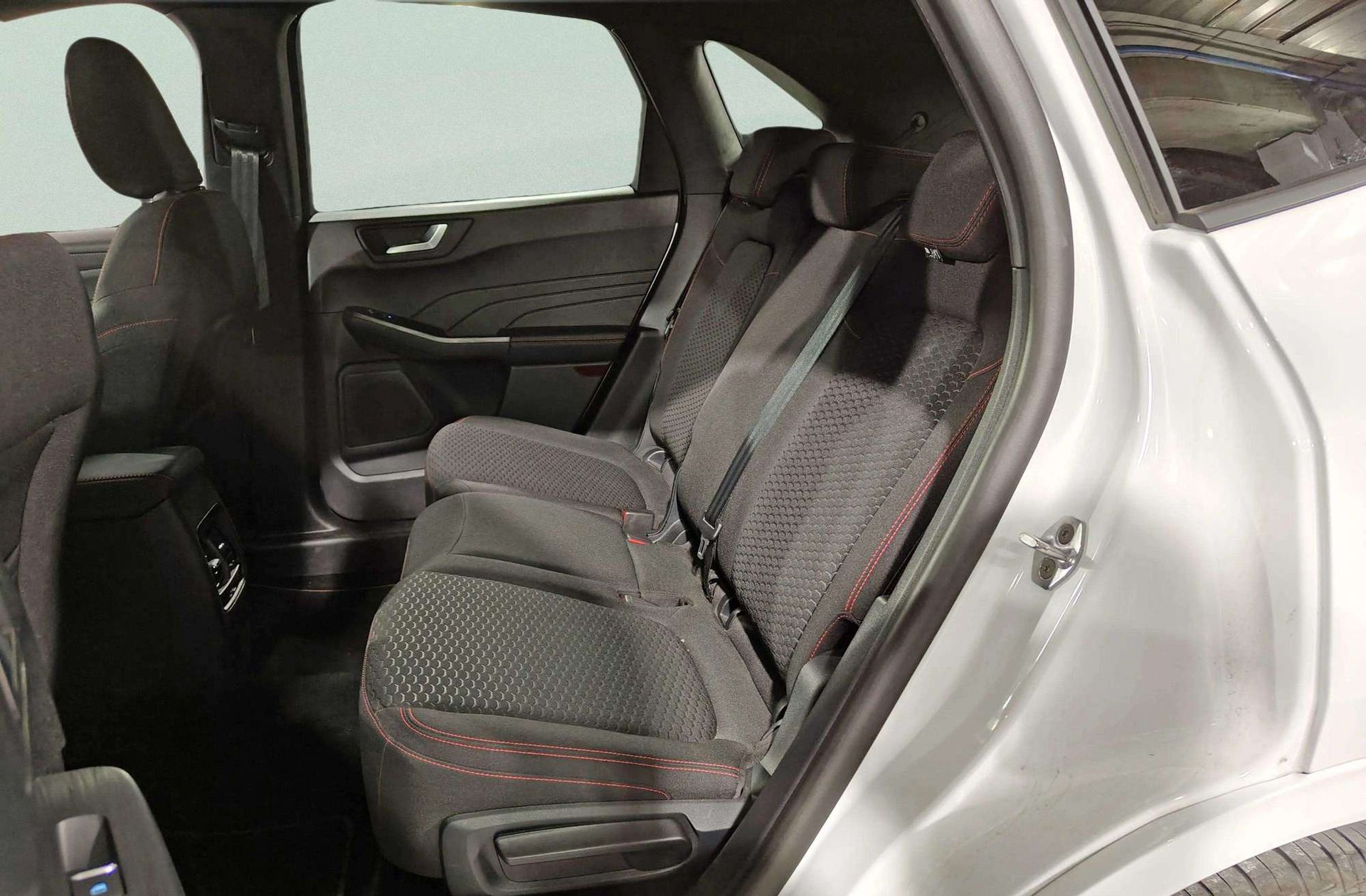 Ford Kuga 1.5T EcoBoost ST-Line 4x2 - foto 15