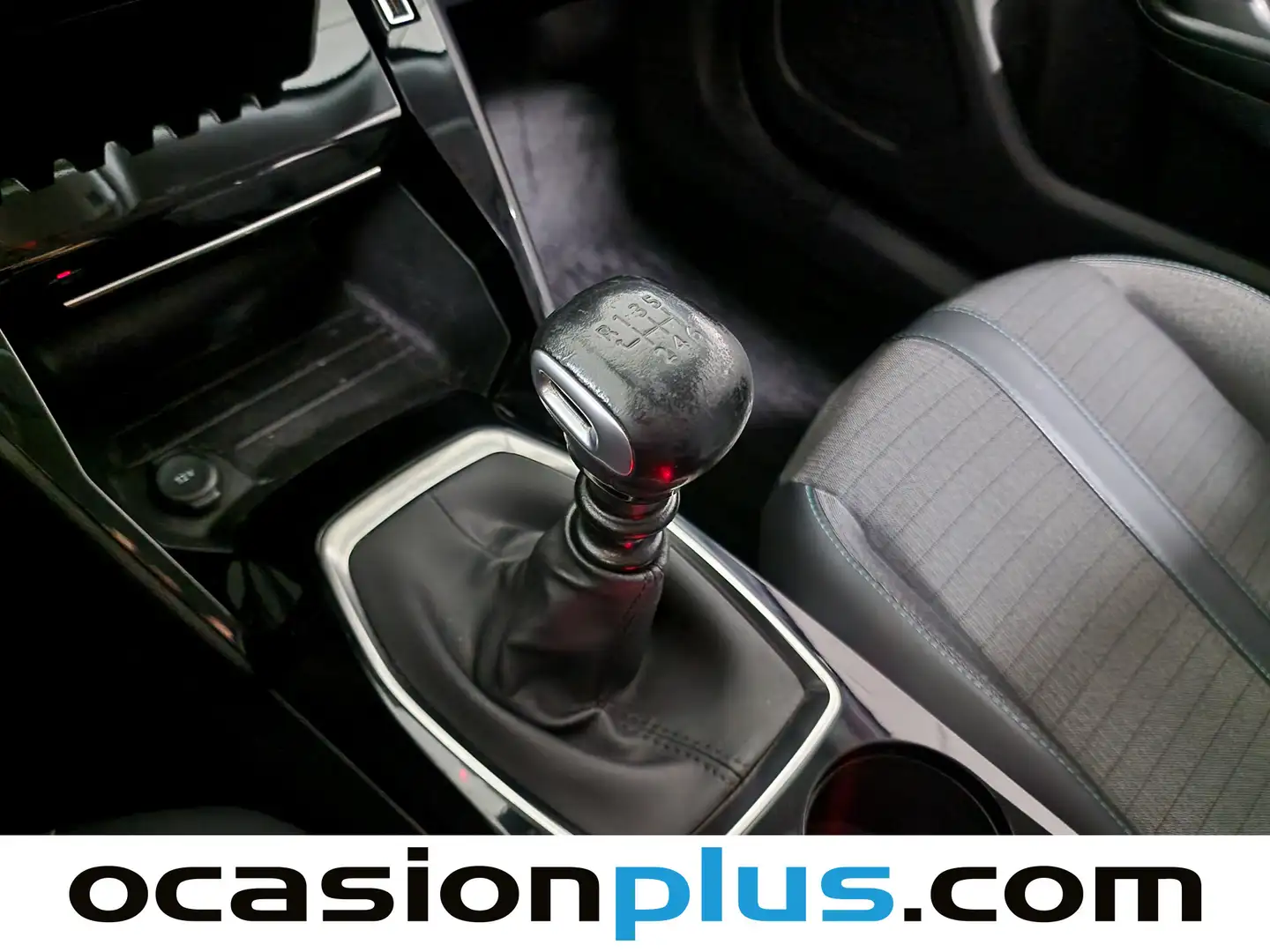 Foto Peugeot 2008 Peugeot 2008 BlueHDi 110 Allure (110 CV)