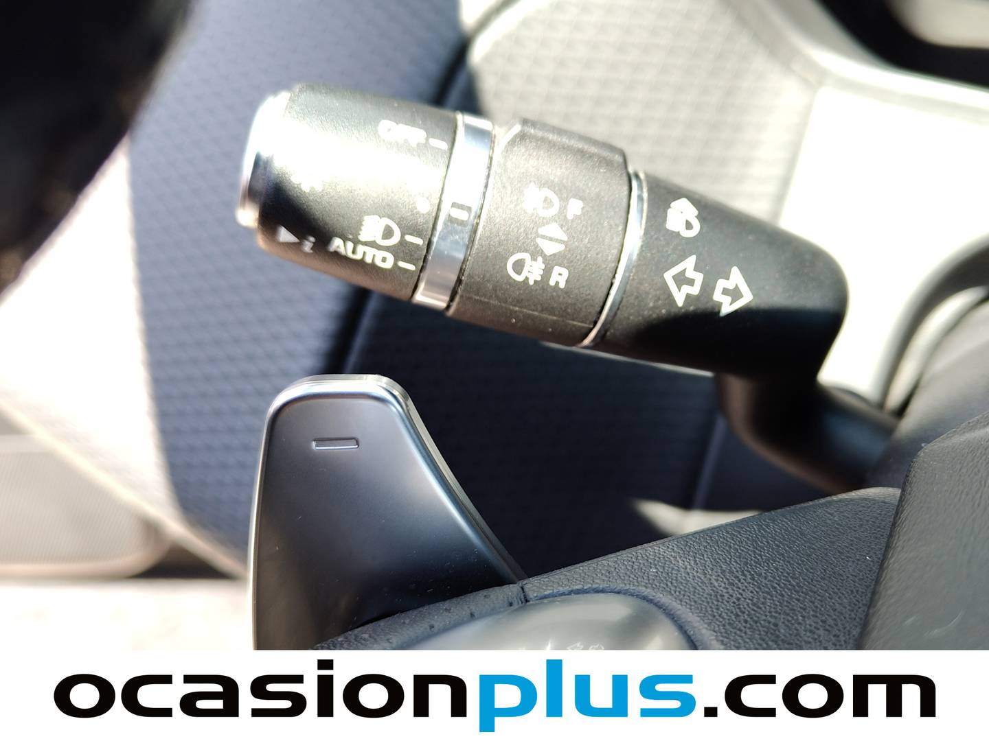 Foto Land Rover Range Rover Velar Land Rover Range Rover Velar D180 R-Dynamic S 4WD Auto (180 CV)