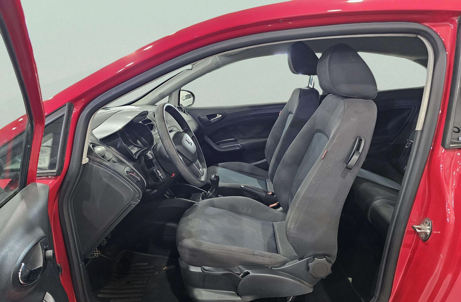 SEAT Ibiza SC 1.2 12v Reference - foto 8