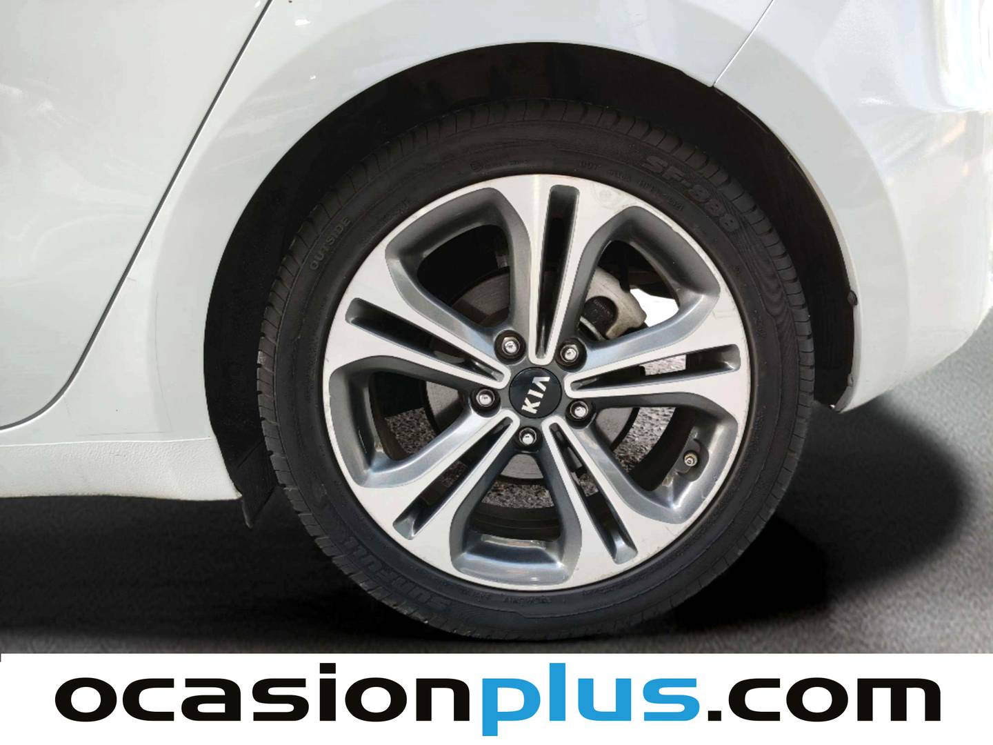 KIA Ceed KIA Ceed 1.6 CRDi VGT Eco-Dynamics UEFA Euro2016 (136 CV) km 0