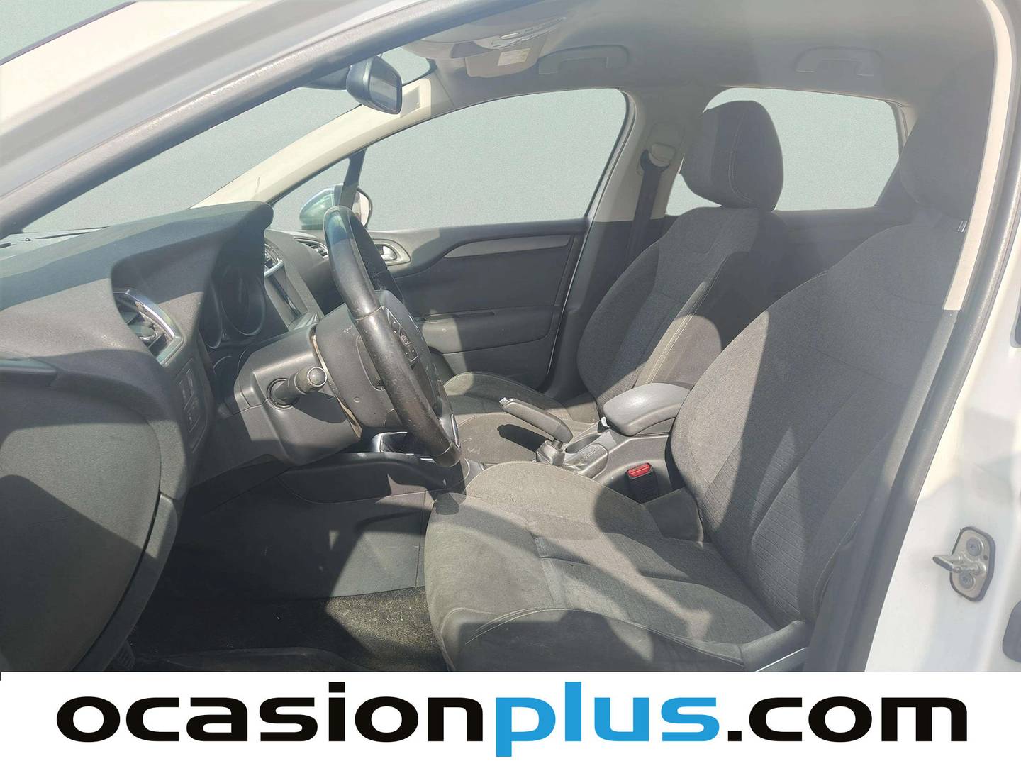 Foto asientos delanteros Citroën C4 Citroën C4 BlueHDi 100 Feel Edition (99 CV)
