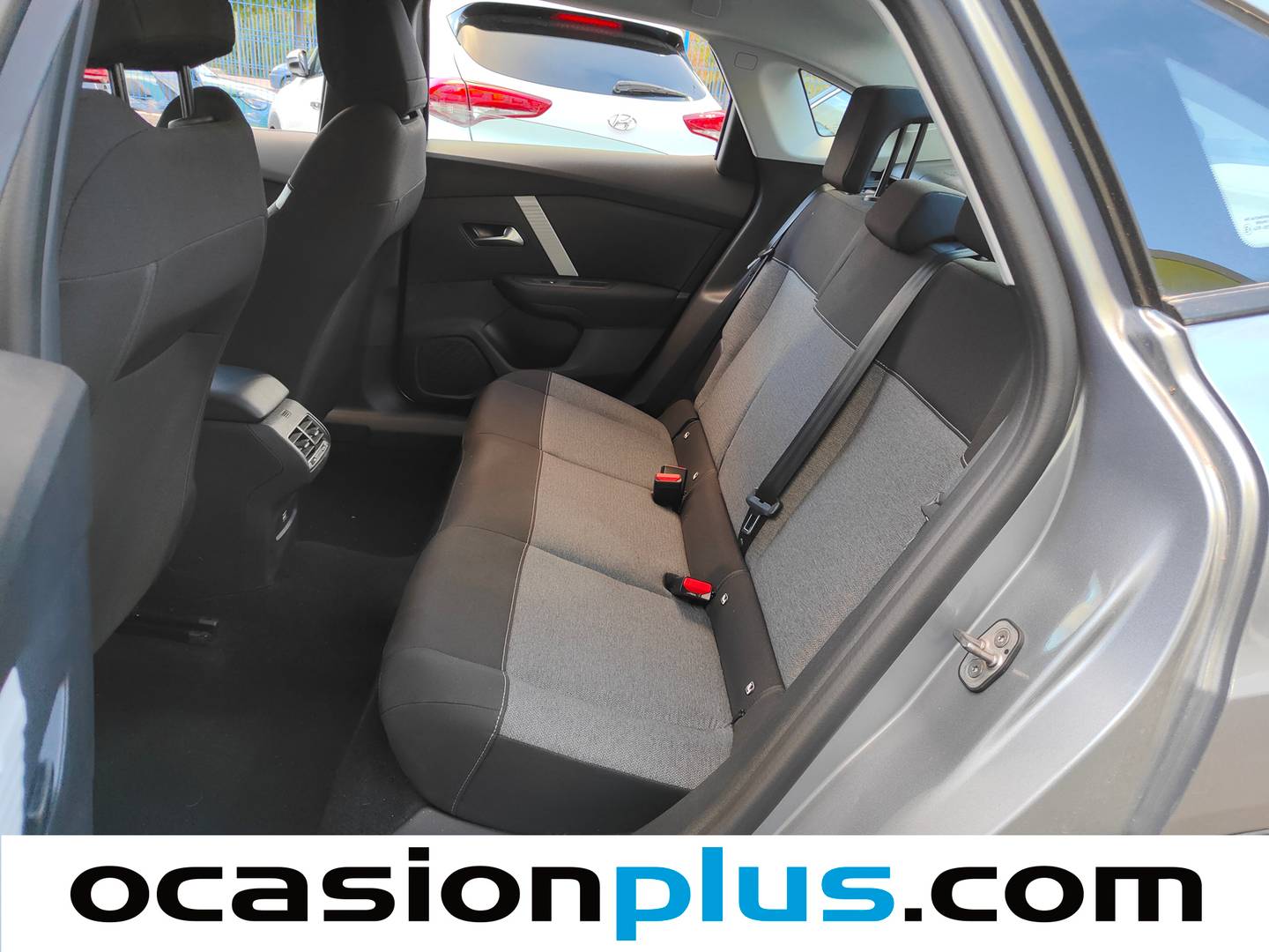 Foto Citroën C4 X Citroen C4 X PureTech 100 S&S 6v You (102 CV)