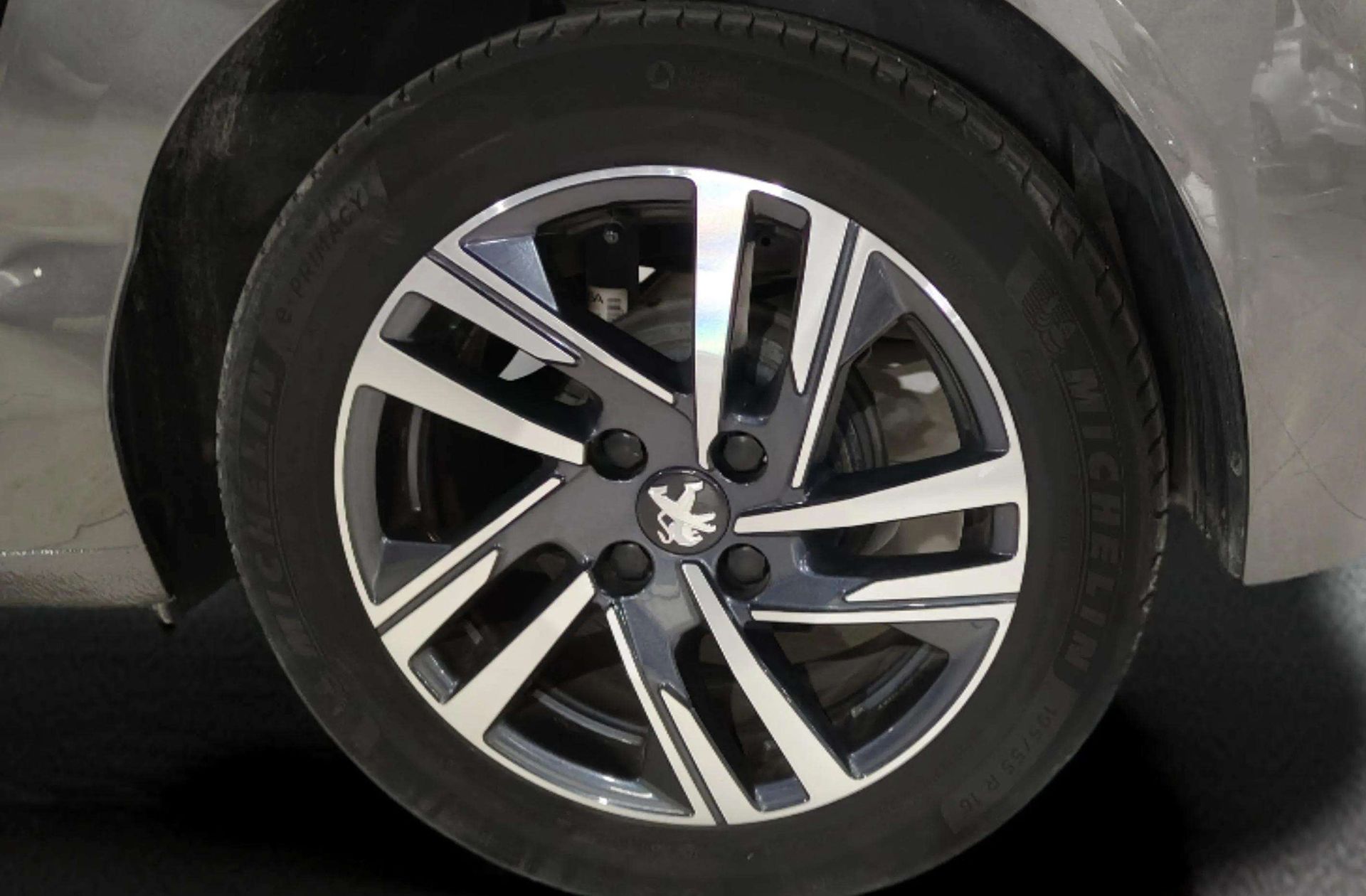 Peugeot 208 PureTech 100 Active Pack - foto 28
