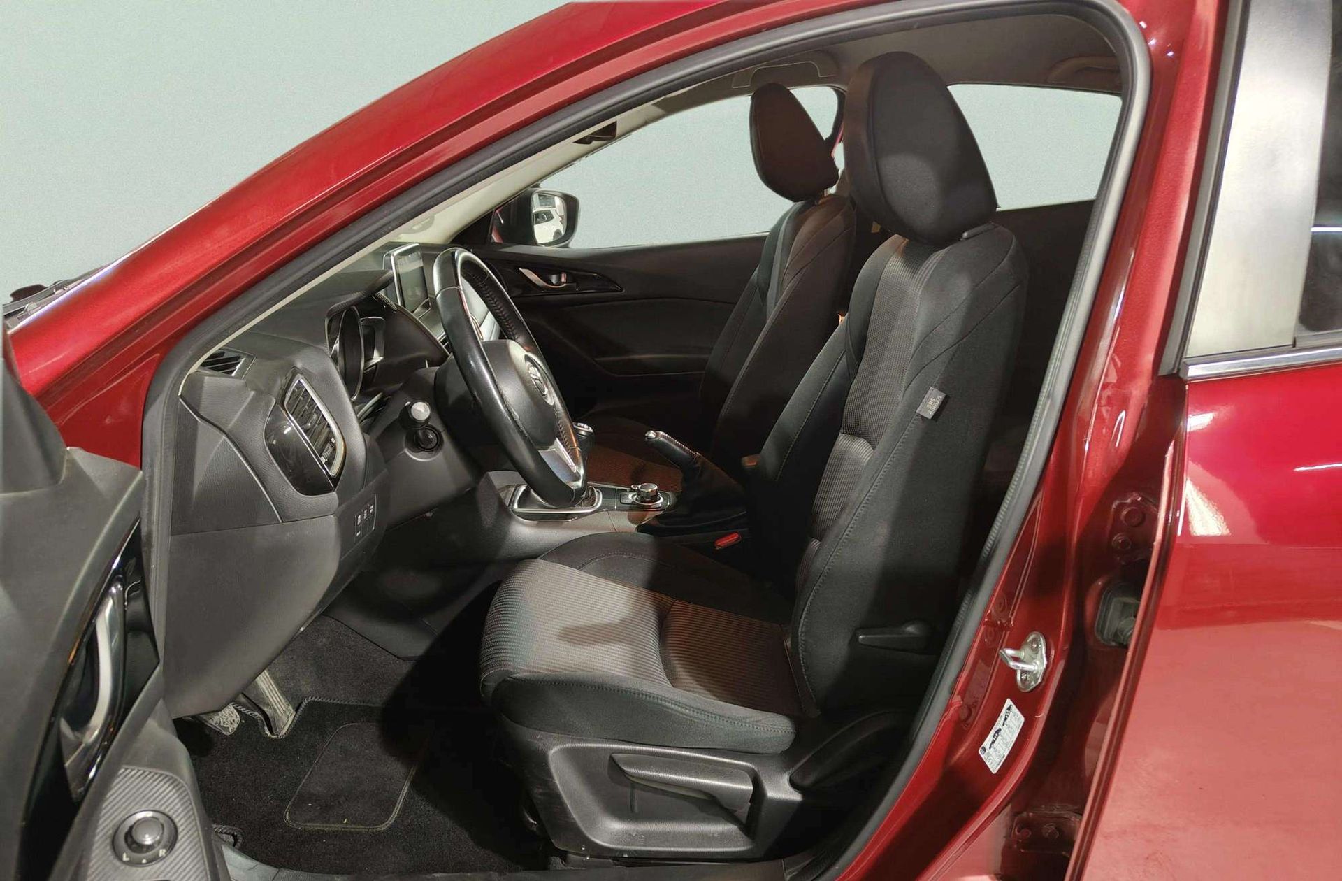 Mazda Mazda3 2.2 DE Luxury - foto 12