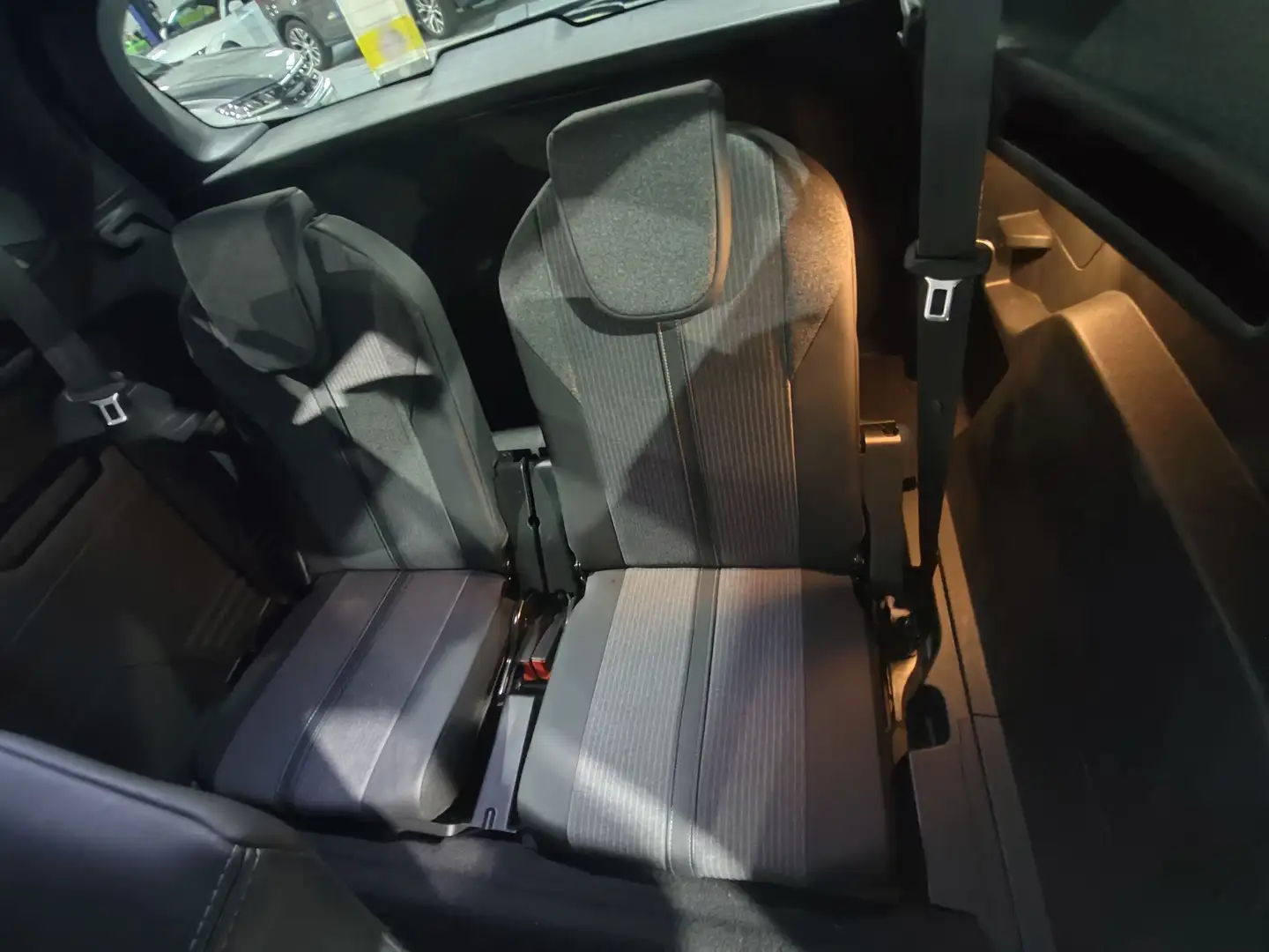 Foto Peugeot 5008 Peugeot 5008 PureTech 130 S&S Allure Pack EAT8 (130 CV) 7 Plazas