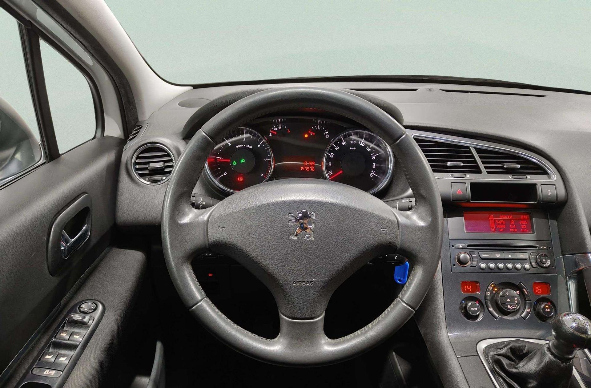 Peugeot 3008 1.6 HDi FAP Premium - foto 24