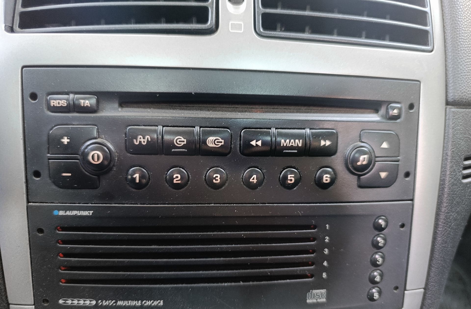 Peugeot 307 2.0 HDi Pack - foto 23