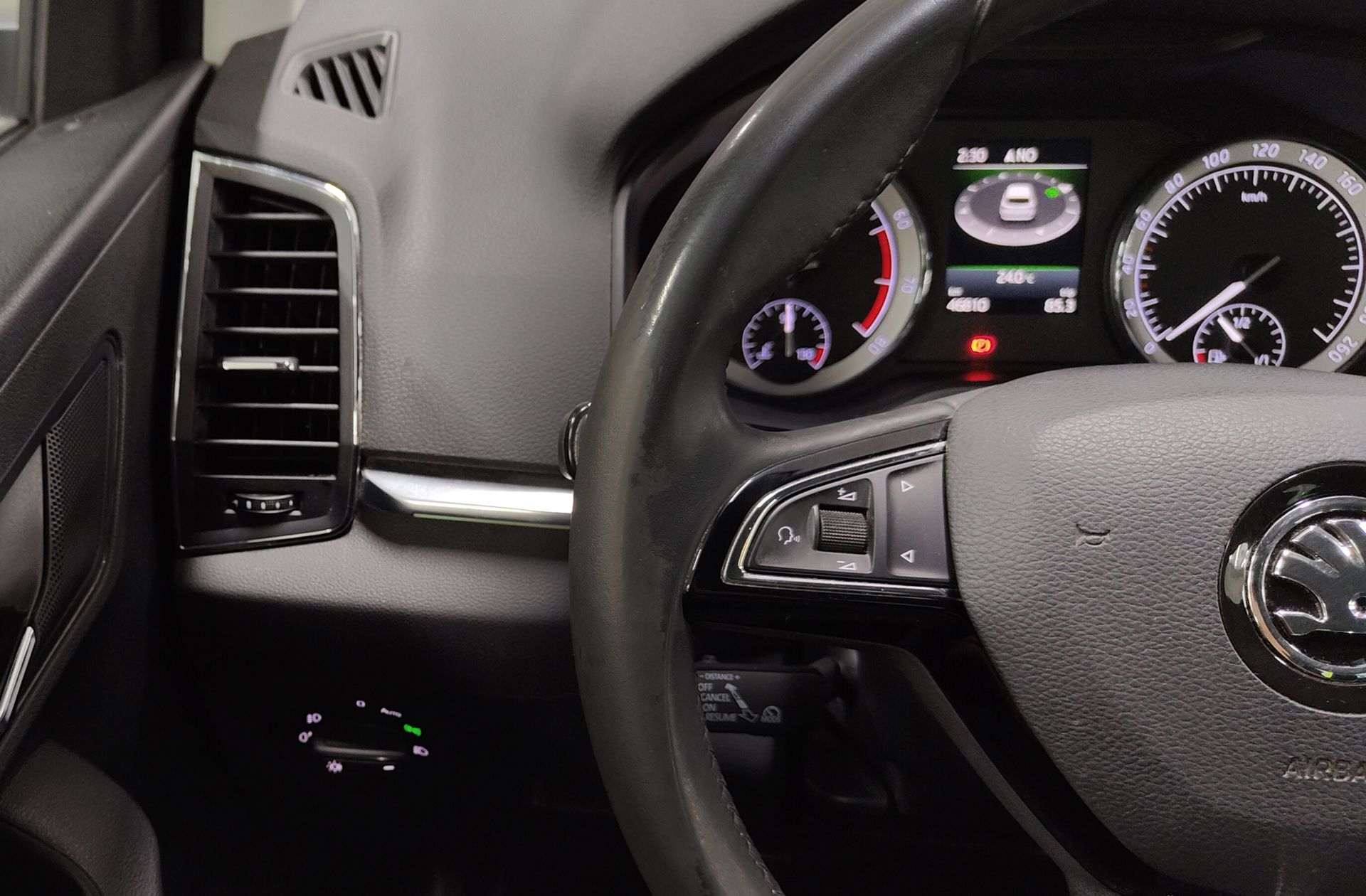 Škoda Karoq 1.5 TSI ACT Ambition - foto 30