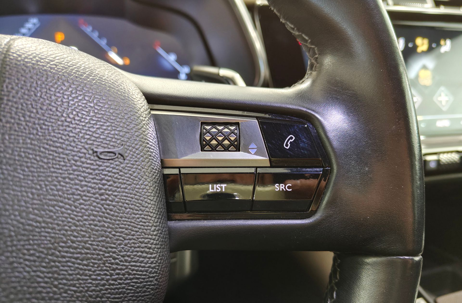 DS DS 7 Crossback BlueHDi 180 So Chic - foto 27