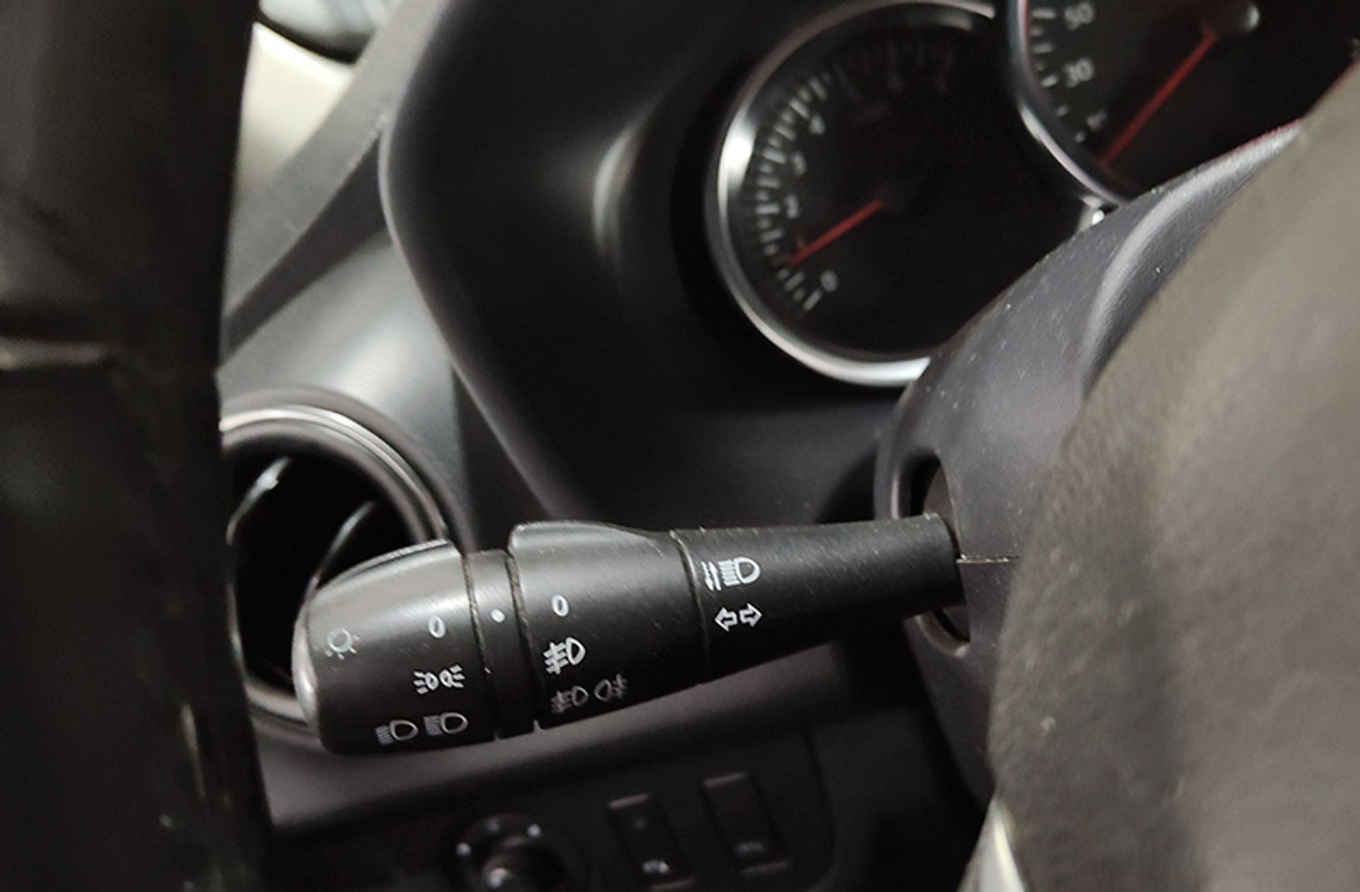 Dacia Sandero Serie Limitada Xplore TCe - foto 22